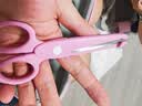 晨光(M&G)文具127mm学生剪刀  开学文具学习用品儿童安全型省力手工剪子 1把 清新粉ASS913G7-B 实拍图