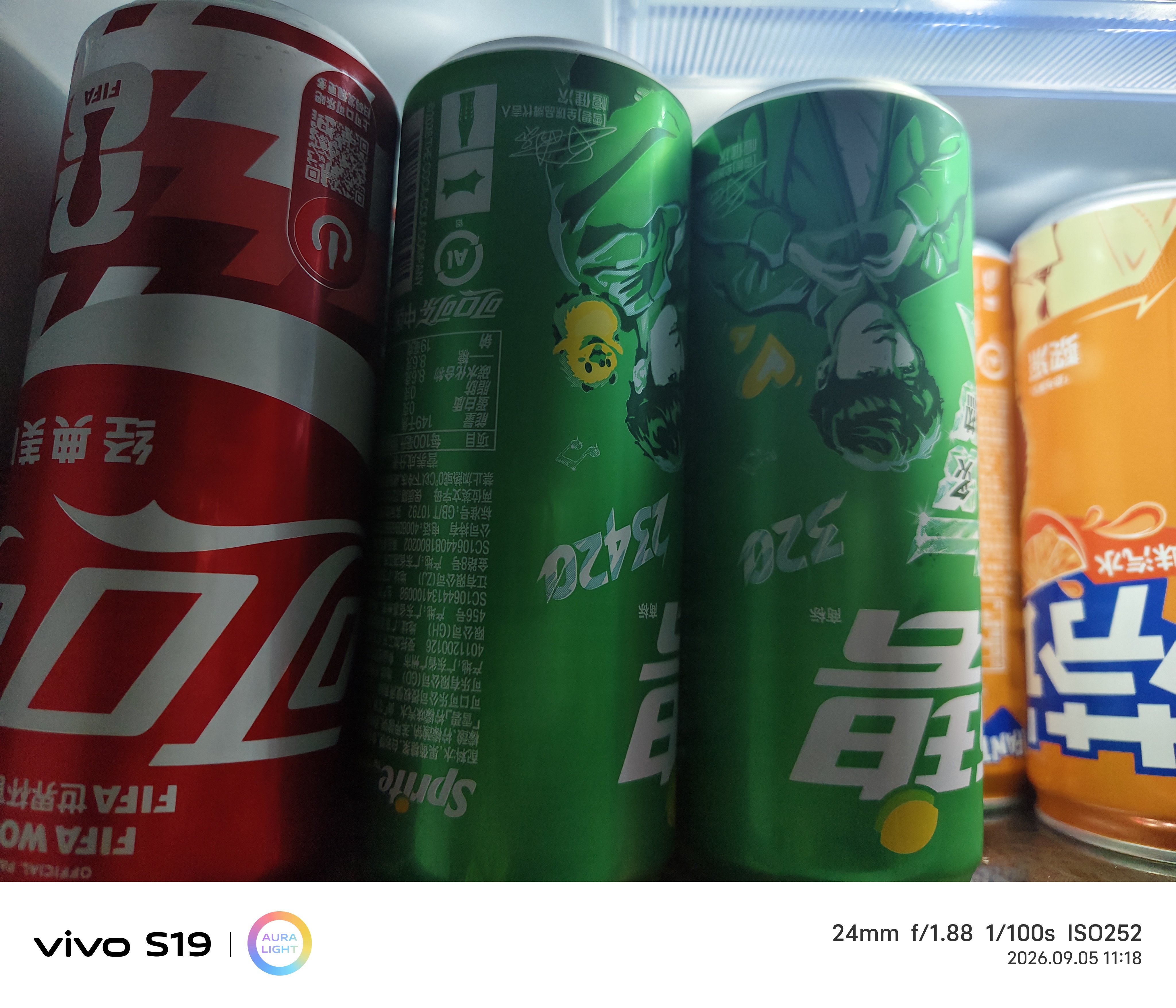 可口可乐（Coca-Cola）可乐*12+雪碧*8+芬达*4 有糖汽水 碳酸饮料  330ml*24罐 实拍图