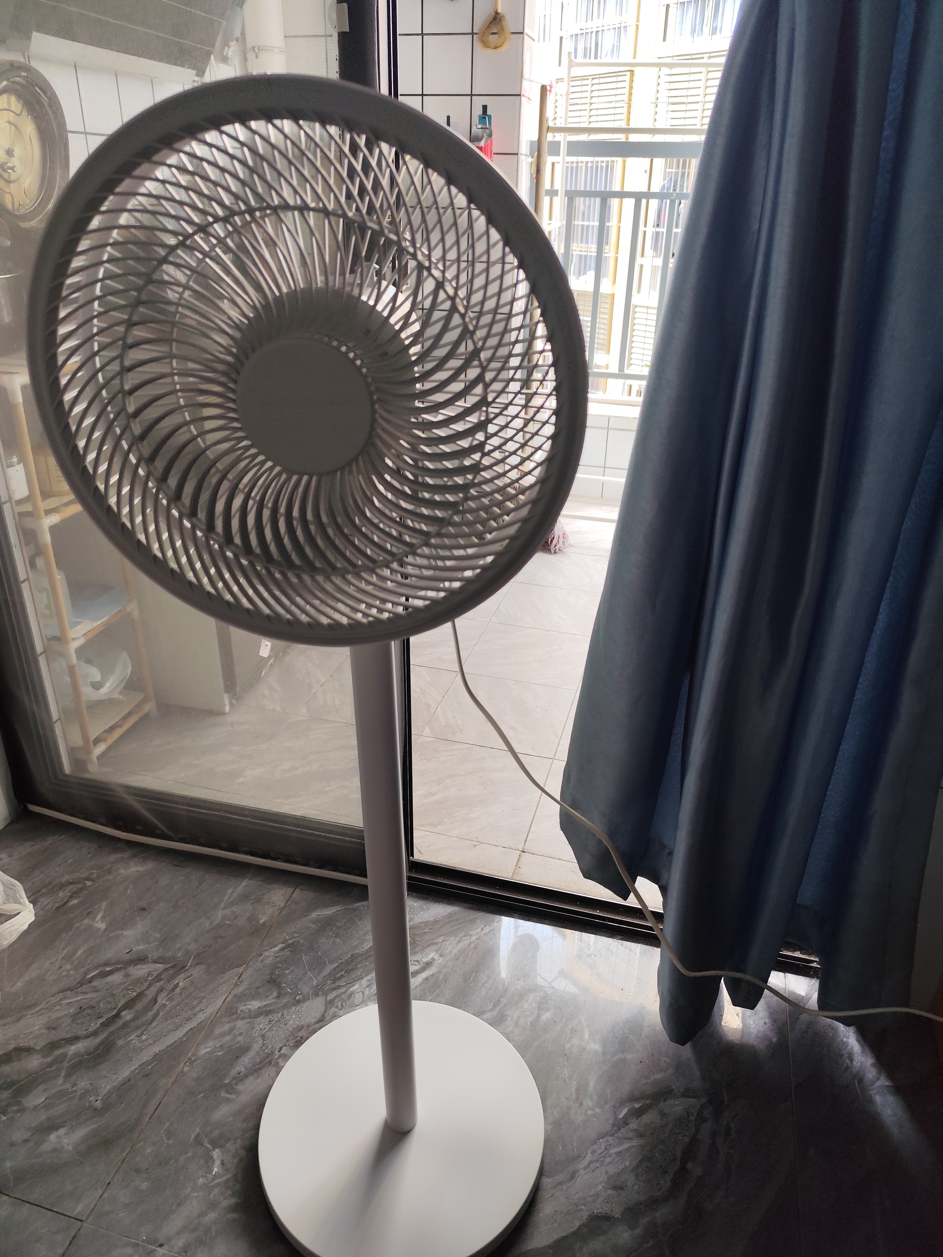艾美特（AIRMATE）【超级单品】七叶家用大风力落地扇电风扇台式桌面空气循环小风扇大角度摇头节能台立两用电扇 X97 实拍图