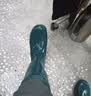 百舸 雨鞋女款 中筒牛筋防水防滑耐酸碱农场劳保雨靴 墨绿色 38码  实拍图