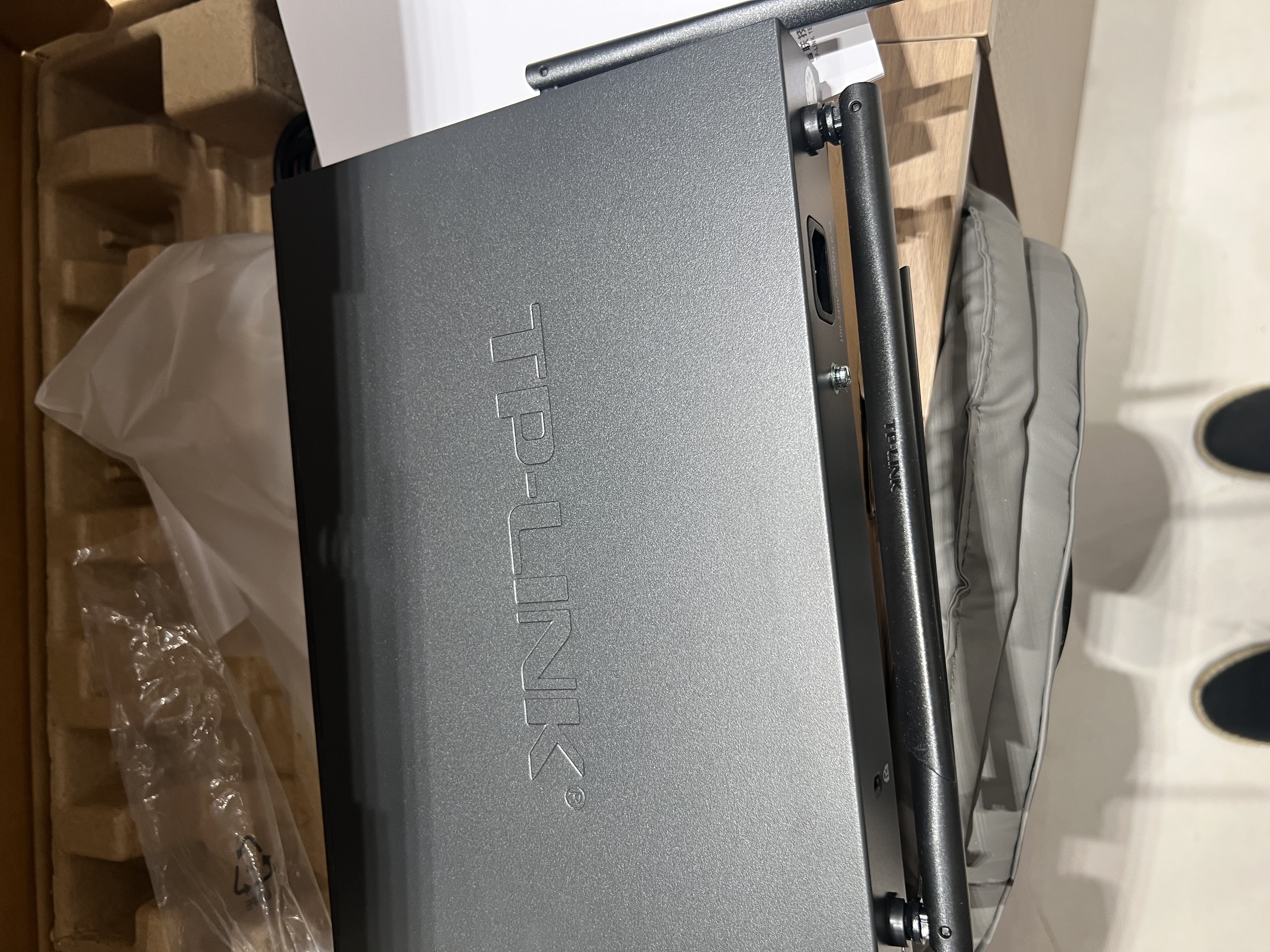 普联（TP-LINK）企业级AX3000双频千兆 Wi-Fi 6 无线VPN路由器 TL-XVR3000G易展版   实拍图