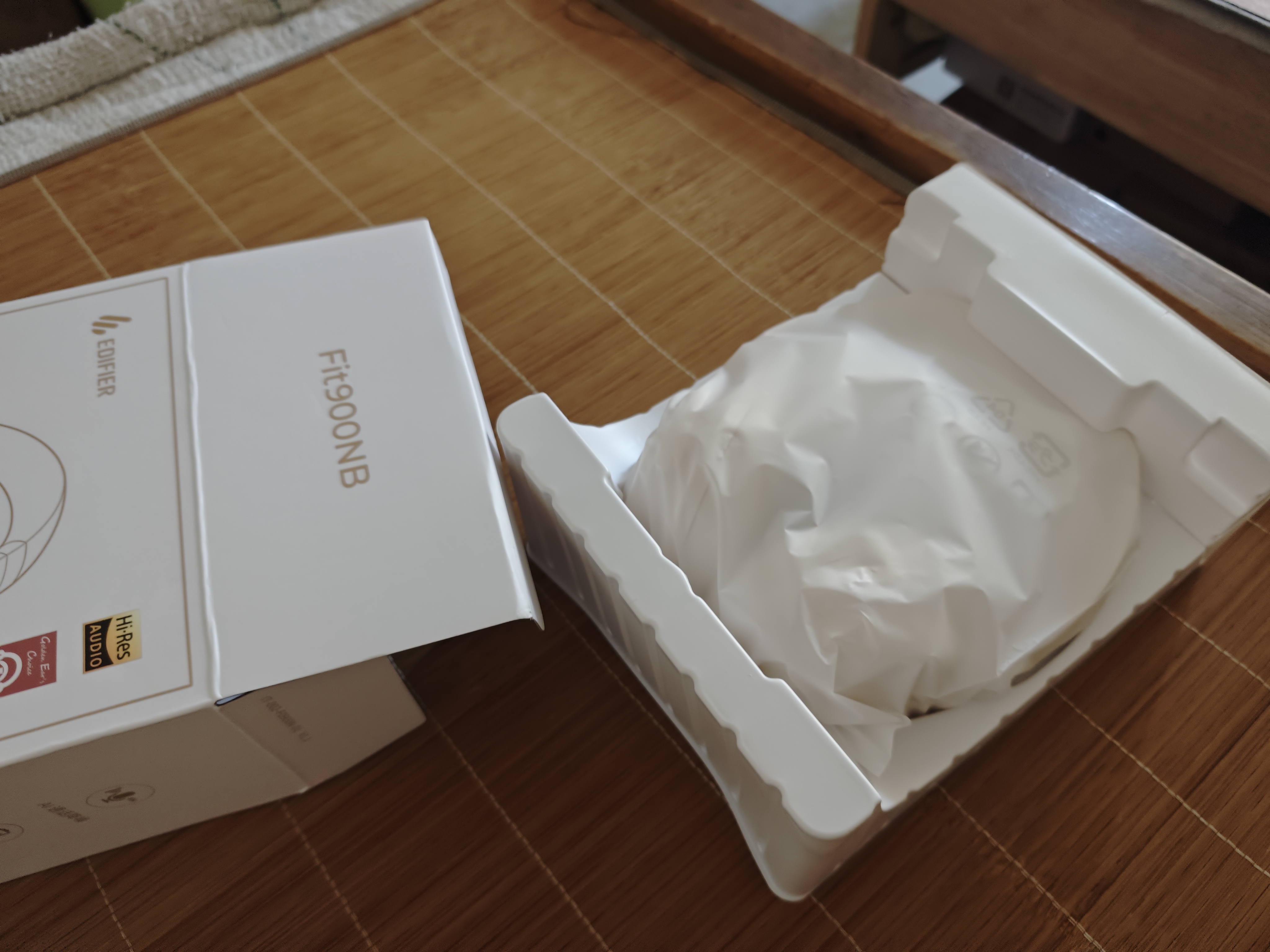 漫步者（EDIFIER）Fit900NB头戴式耳机蓝牙无线主动降噪6.0超长续航手机电脑游戏音乐耳麦通话送男女友学生礼物 云岩白 实拍图