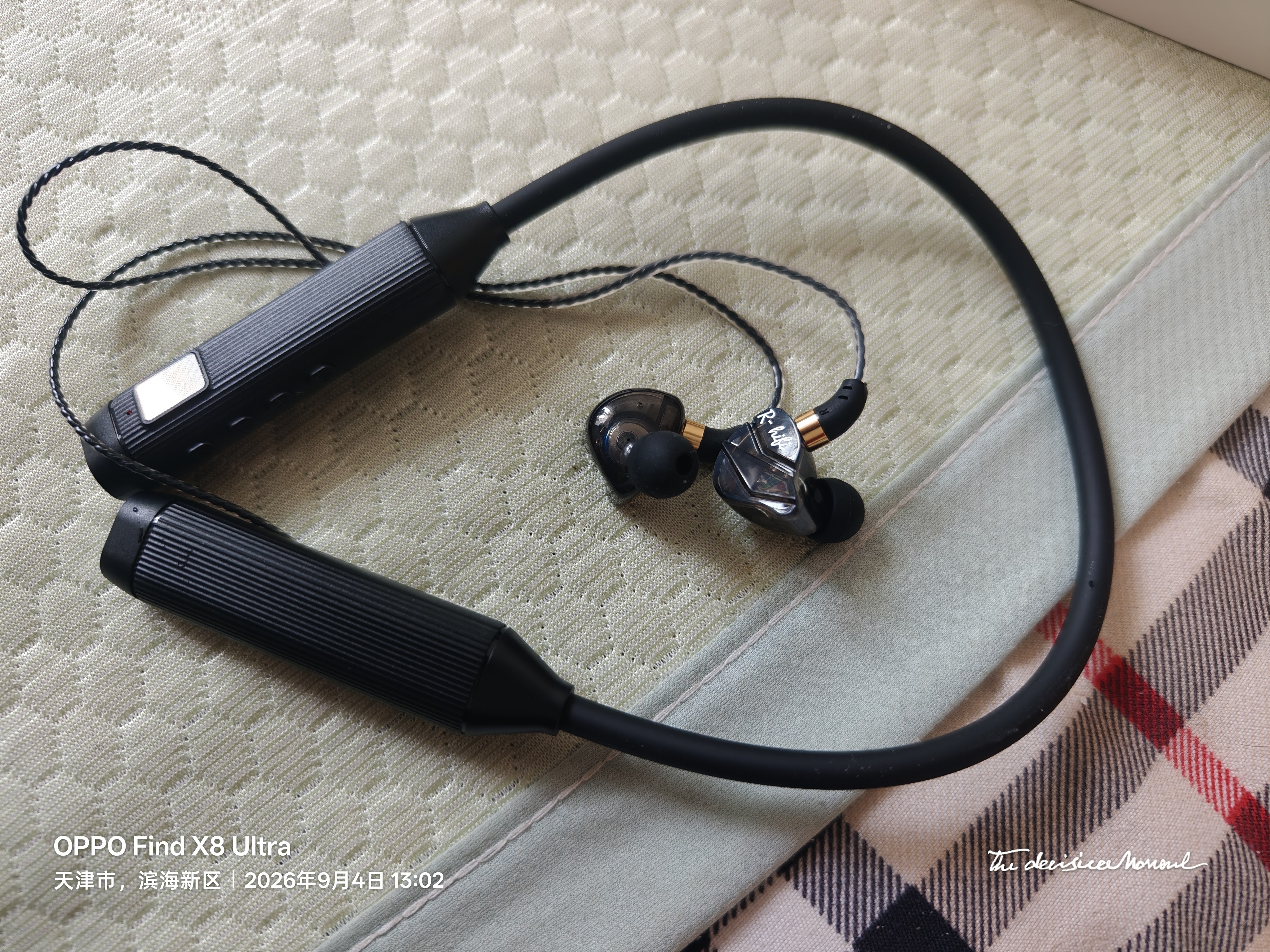 ZOEWEEN 挂脖式蓝牙耳机无线颈挂式HIFI高音质降噪超长续航待机游戏运动入耳式适配华为OPPO苹果vivo手机 【炫雅黑】超大电量 防水抗汗丨颈挂式狂甩不掉 实拍图