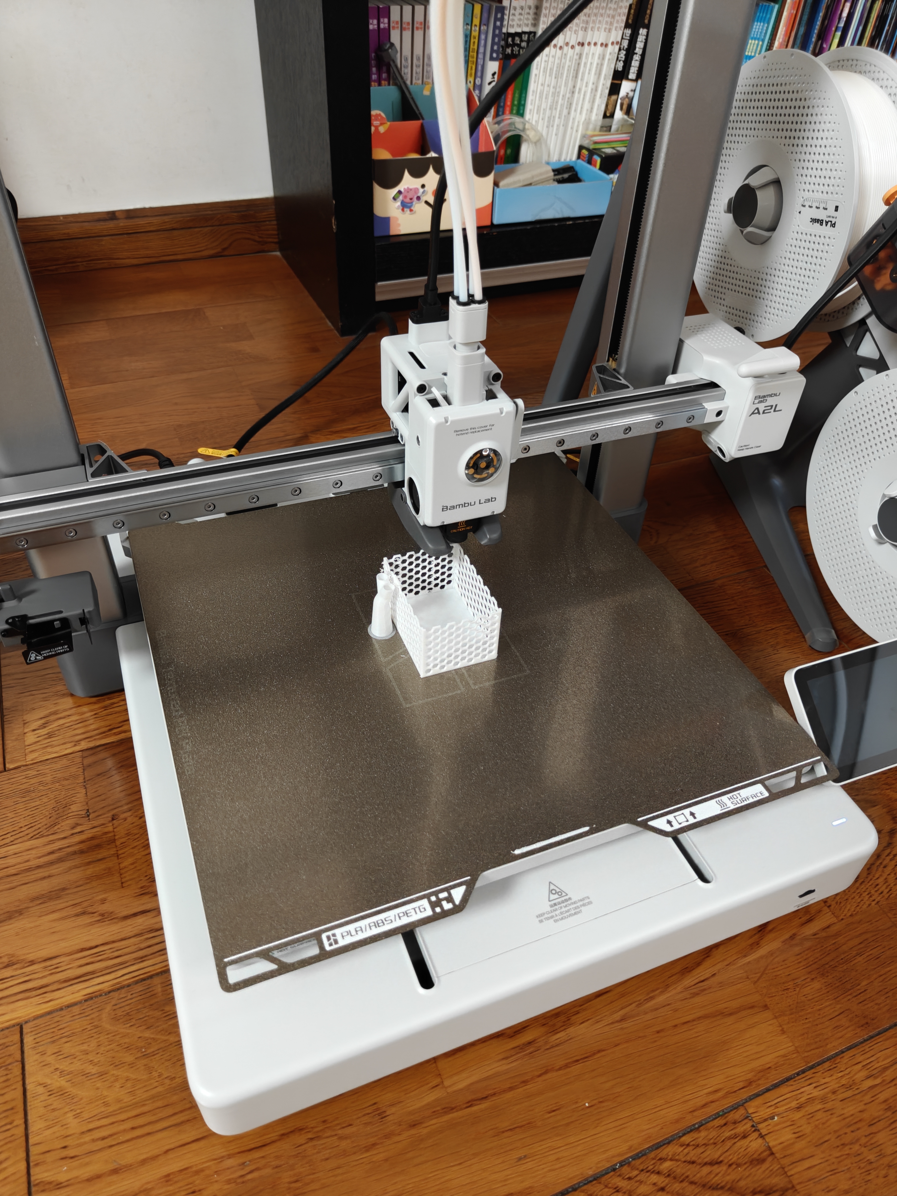 拓竹【新品】A2L 3D打印机 大尺寸家用稳定高速儿童桌面立体多色FDM手办diy排放安全 A1升级 A2L 多色套装（含刀切画笔模组） 【大陆版】 新品上市 实拍图