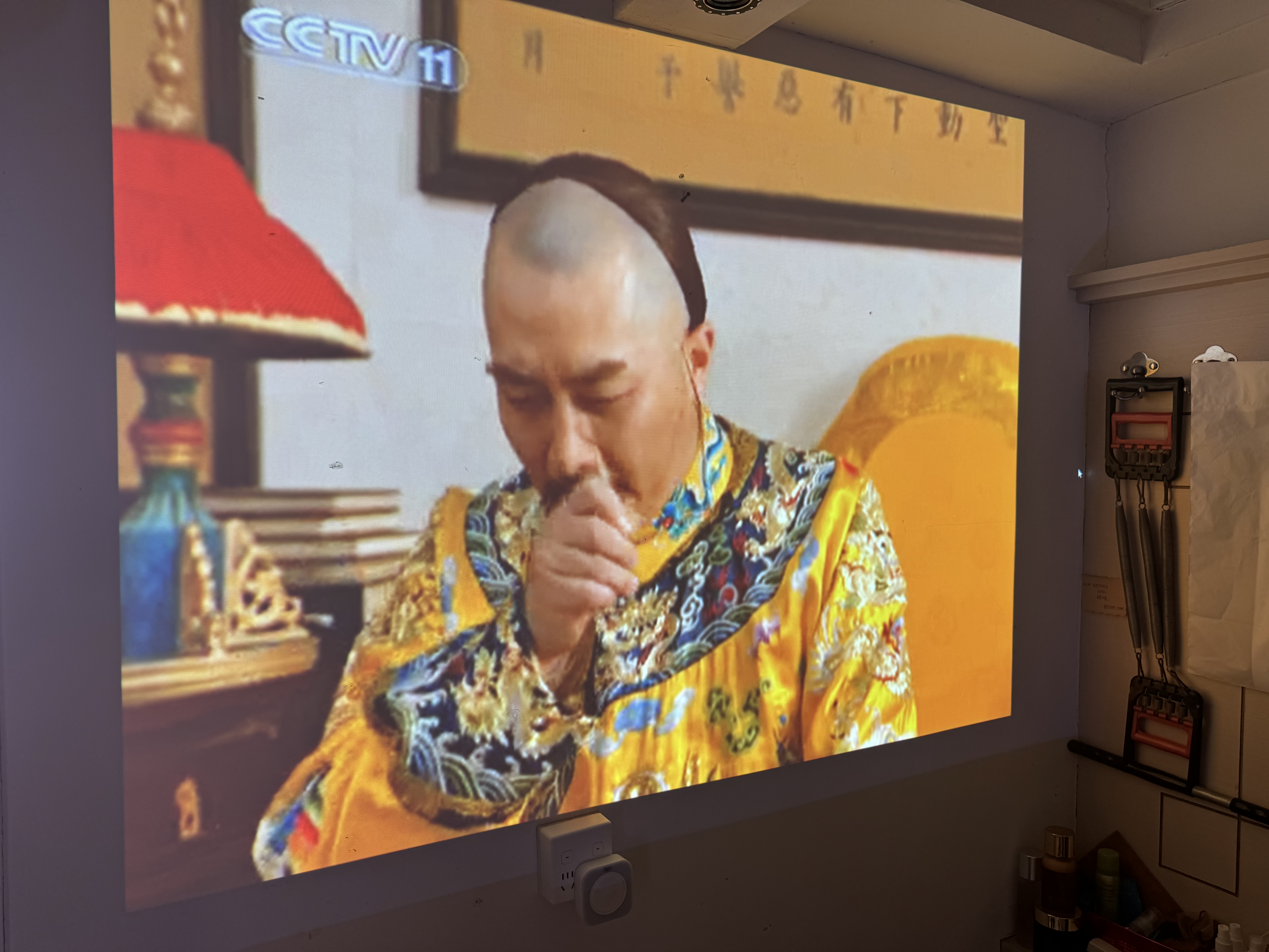 爱普生（EPSON）CB-FH08  会议投影仪高清白天 3LCD办公会议专用无线投影机 （1080P全高清 ) 【赠无线】 实拍图