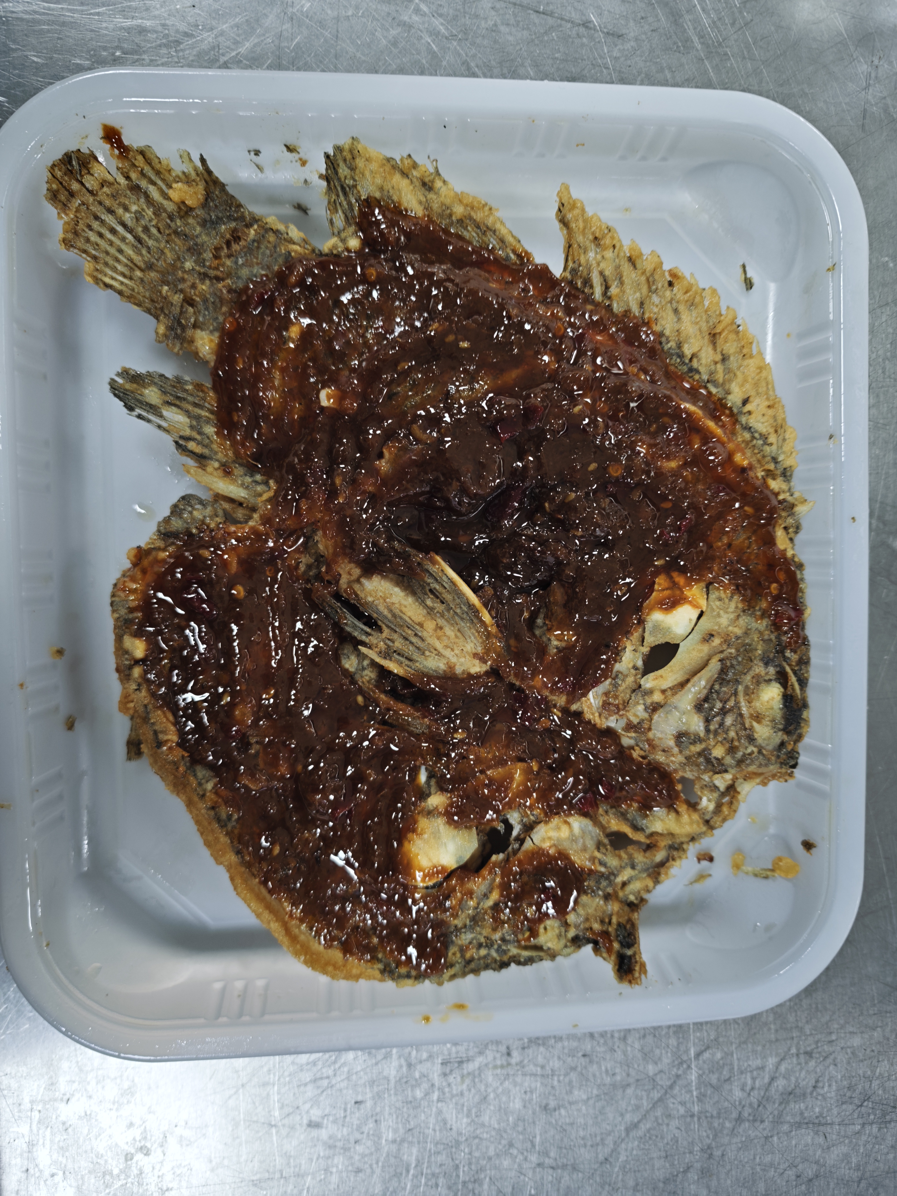 小霸龙 国联烤鱼 嫩滑国产罗非鱼  蒜香麻辣青花椒 方便预制菜加热即食 傣味烤鱼 400g *3袋 实拍图
