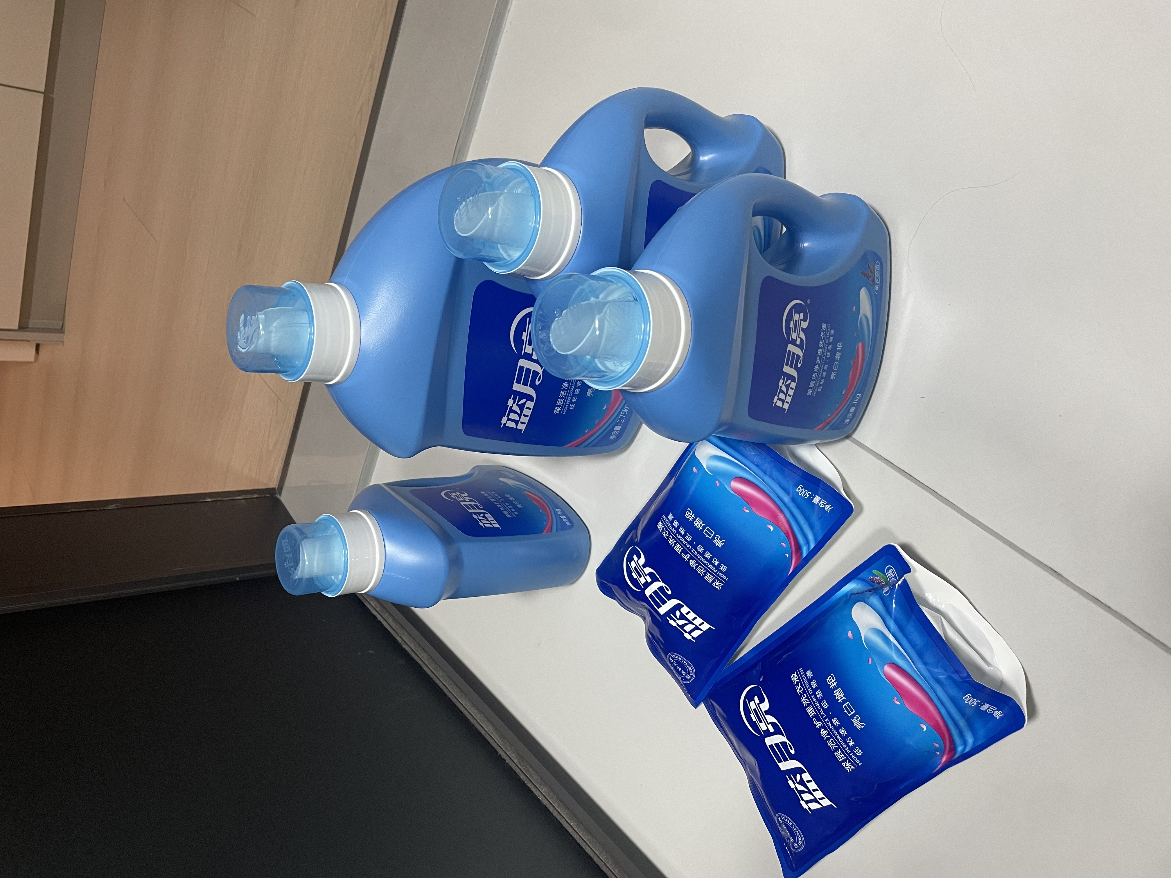 蓝月亮亮白洗衣液 薰衣草香 2.75kg瓶+1kg瓶*3 护色增艳 洁净去污易漂洗 实拍图