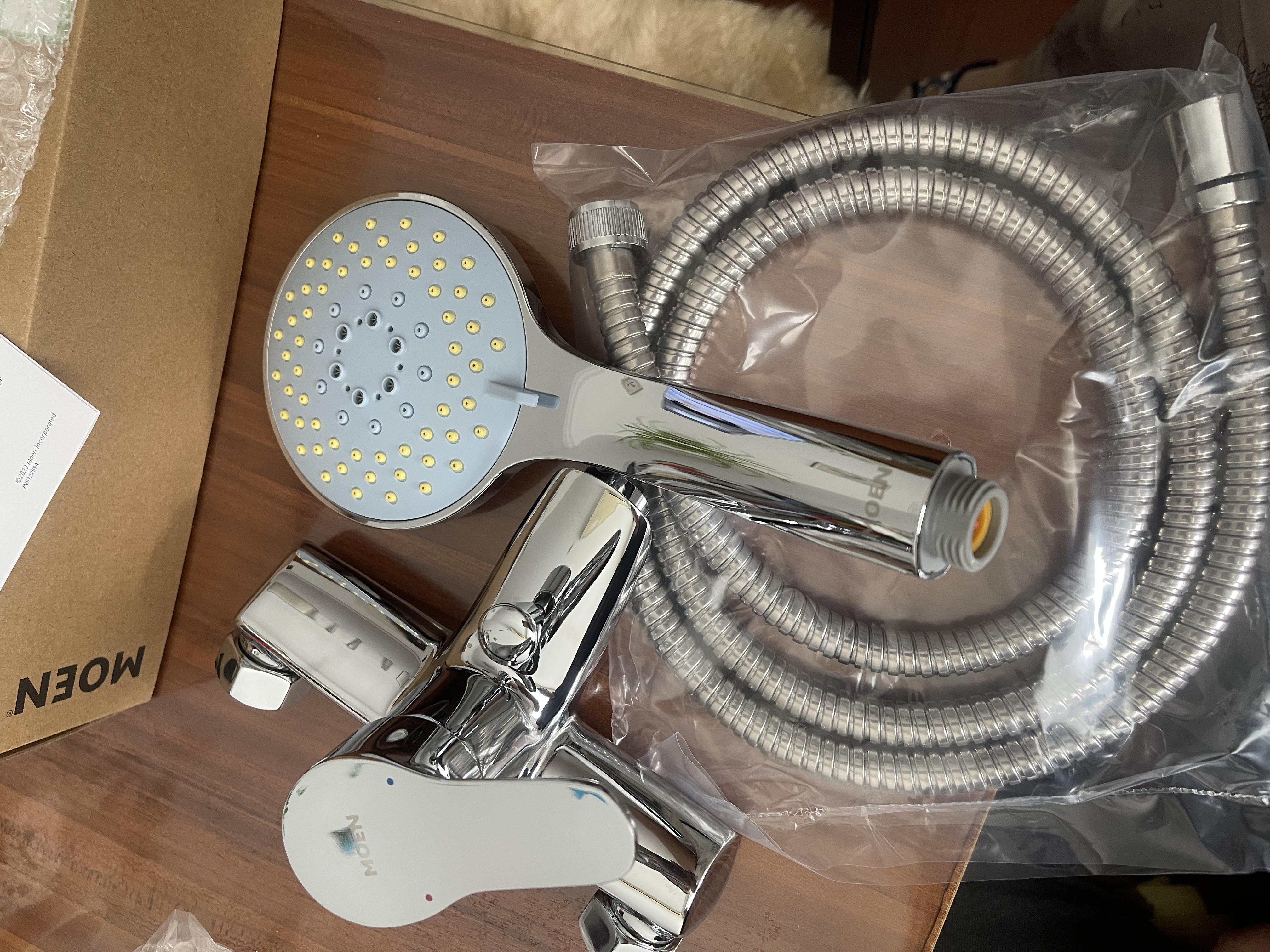 摩恩（MOEN）淋浴花洒套装空气注入节水增压花洒喷头多功能手持莲蓬花洒90117 实拍图
