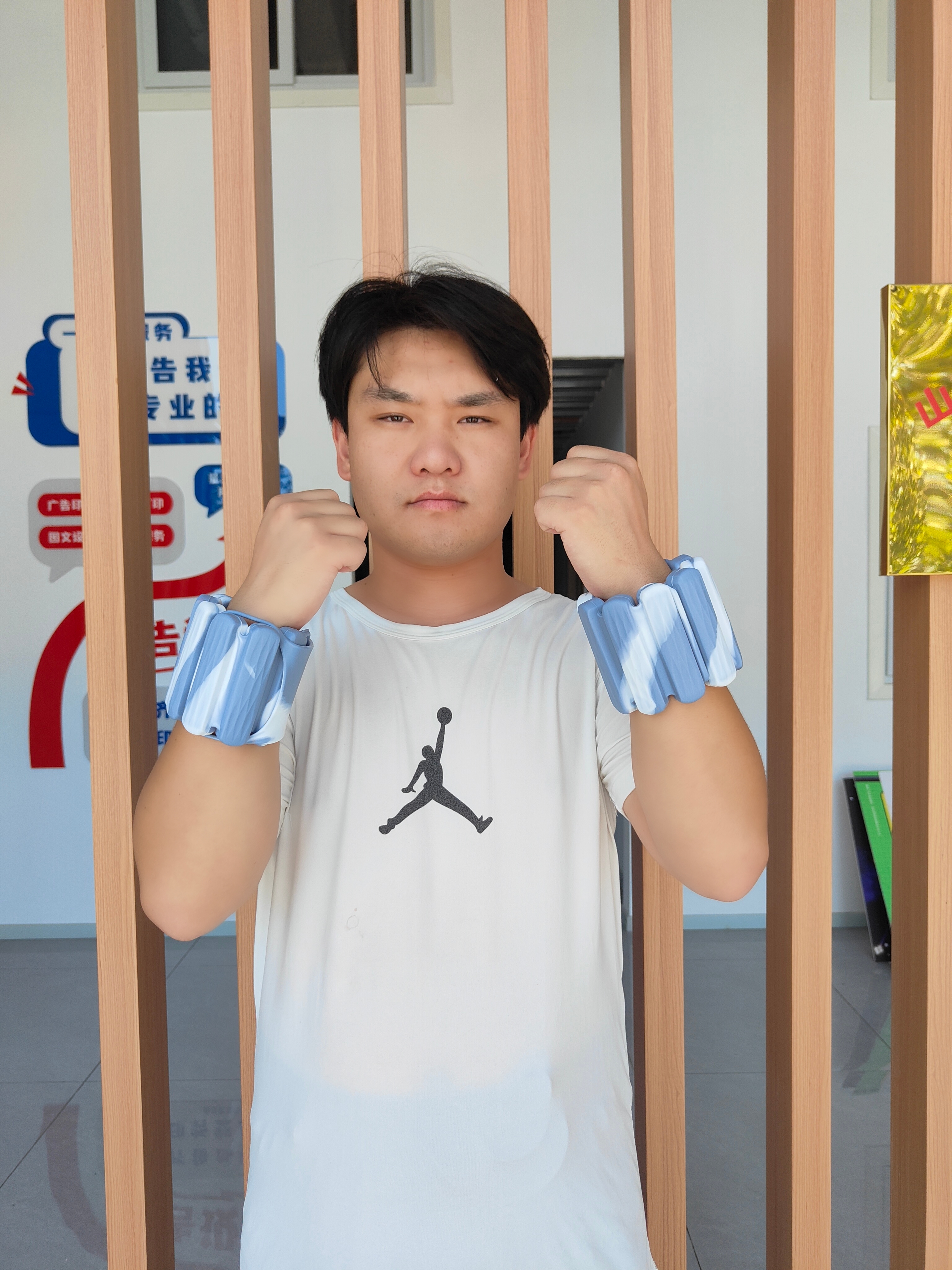 Keep负重手环女男可调节手腕手脚环负重沙袋绑腿亲肤硅胶蓝白色1kg*2 实拍图