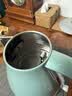 德龙（Delonghi）电热水壶 复古家用304不锈钢烧水电水壶 自动断电1.7L大容量 KBO2001.CGR 萨丁尼亚绿 礼物 实拍图