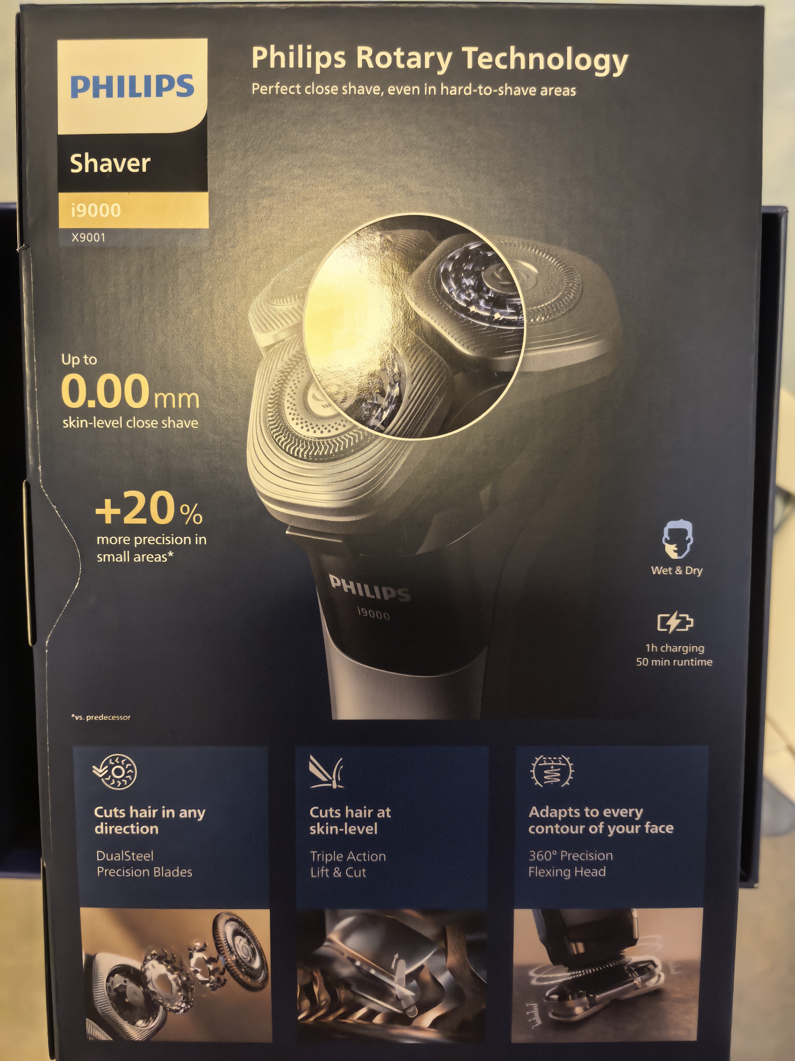 飞利浦（PHILIPS）电动剃须刀刮胡刀 欧洲整机进口 高端旋护新9系 防敏水感微珠旋护式刮胡刀 生日礼物送长辈送男友 【人气王】旋护新9系Lite X9001/10 礼盒装 实拍图