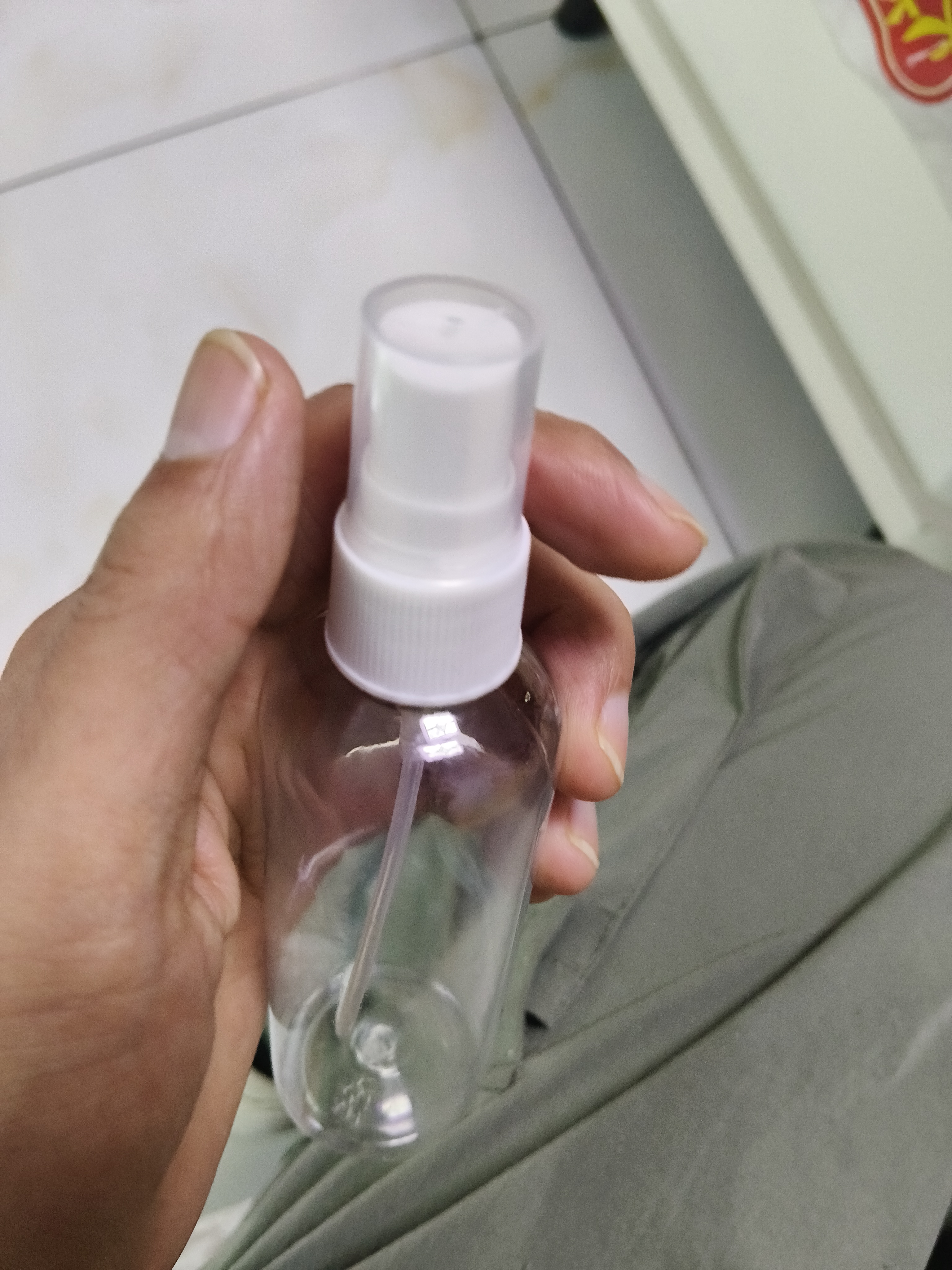 喷雾瓶塑料小型酒精喷壶消毒旅行便携分装瓶化妆补水细雾喷瓶液体 1个装【透明分装瓶】 实拍图