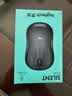 罗技（Logitech）M220 轻音鼠标 无线鼠标 办公鼠标 对称鼠标 带无线微型接收器 灰黑色 实拍图