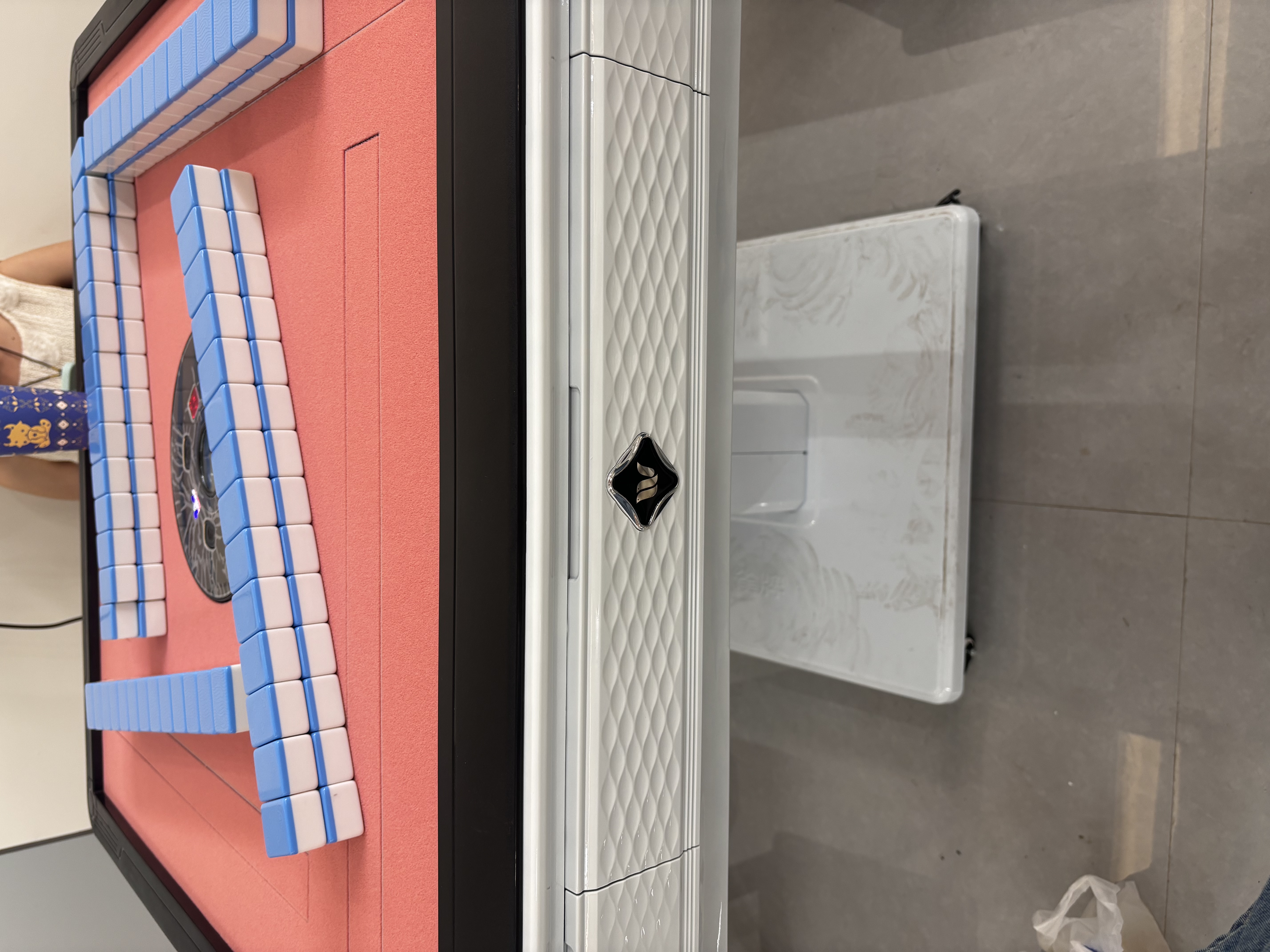 雀牌【防侧翻万次不卡牌】麻将机全自动最新款电动折叠餐桌一体家两用 3【低音A4机芯】一键降噪+防侧翻-白 请联系客服选择麻将牌大小 实拍图