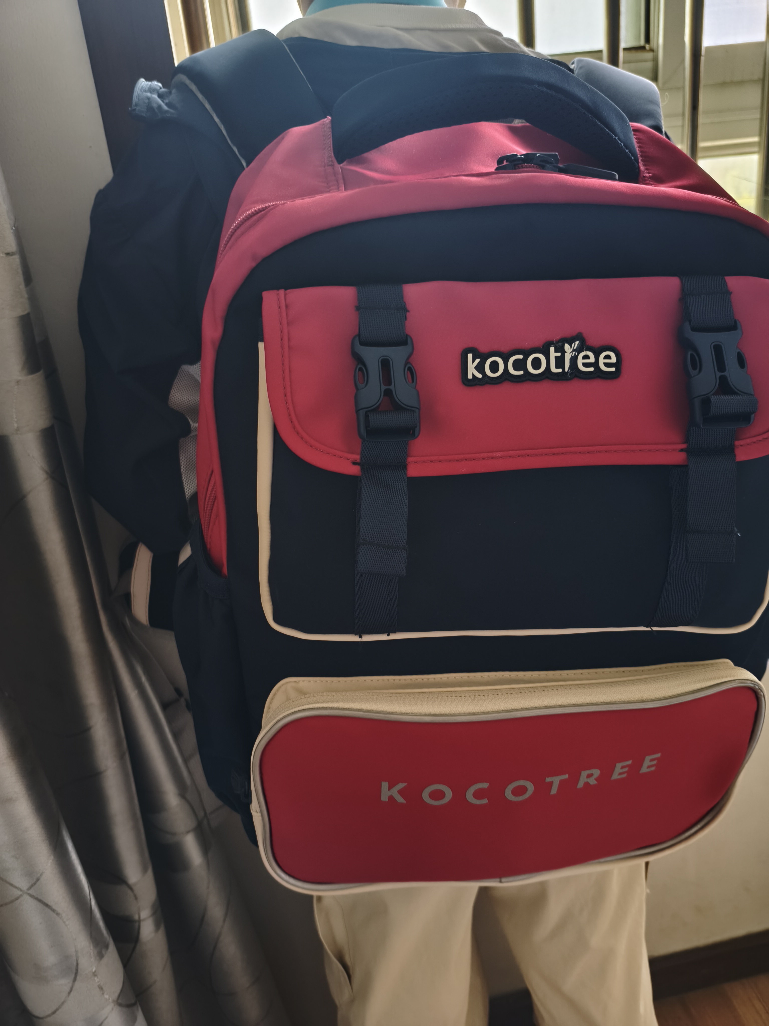 Kocotreekk树书包小学生减负超轻男孩女生2-3年级背包大容量儿童书包红L 实拍图