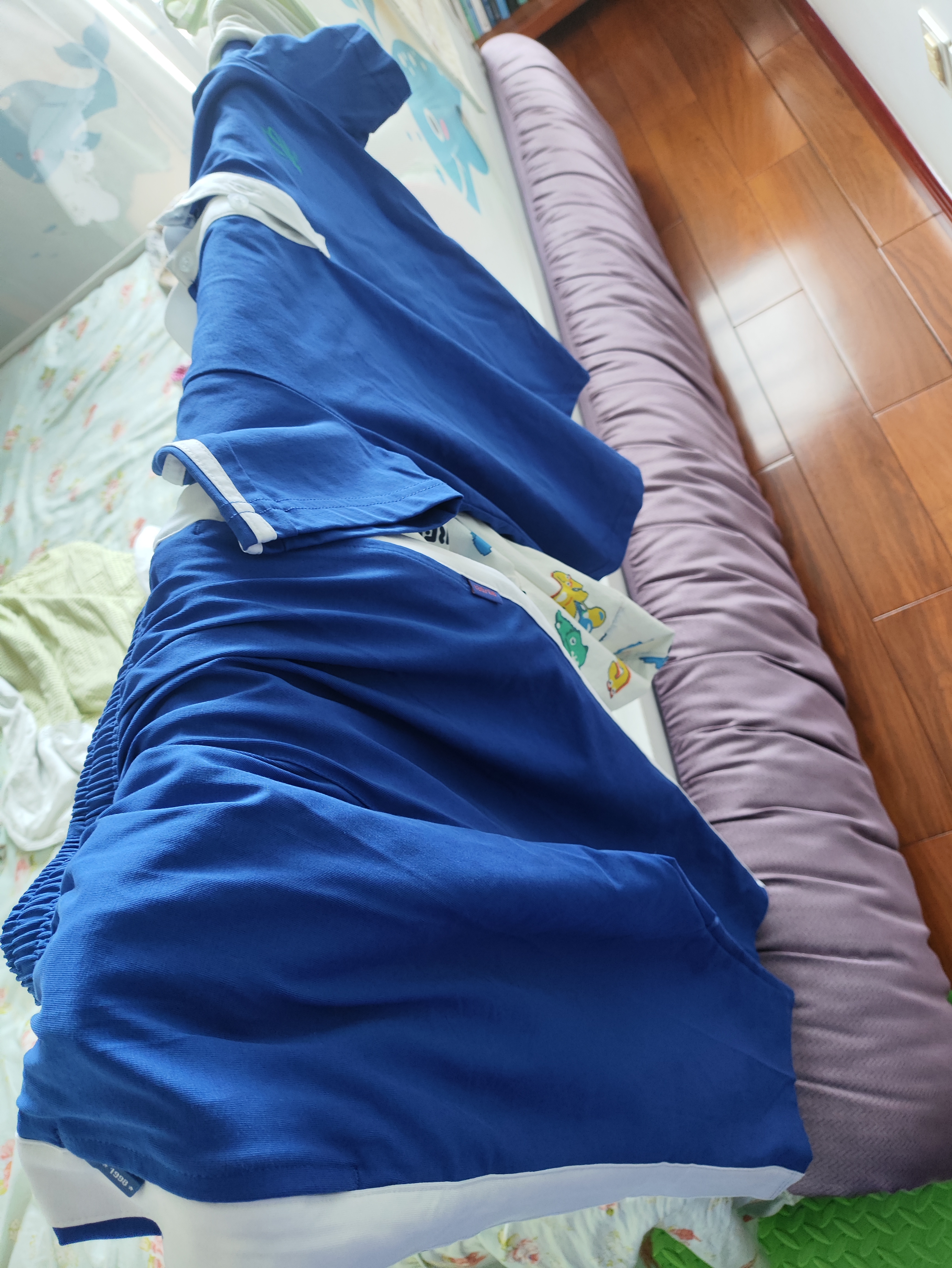 青青世界深圳校服小学生凉感透气柔软舒适运动服男女短裤夏长裤薄吸湿排汗 特版（短袖+秋裤）套装（男） 125 （码标130，实际大小125） 实拍图
