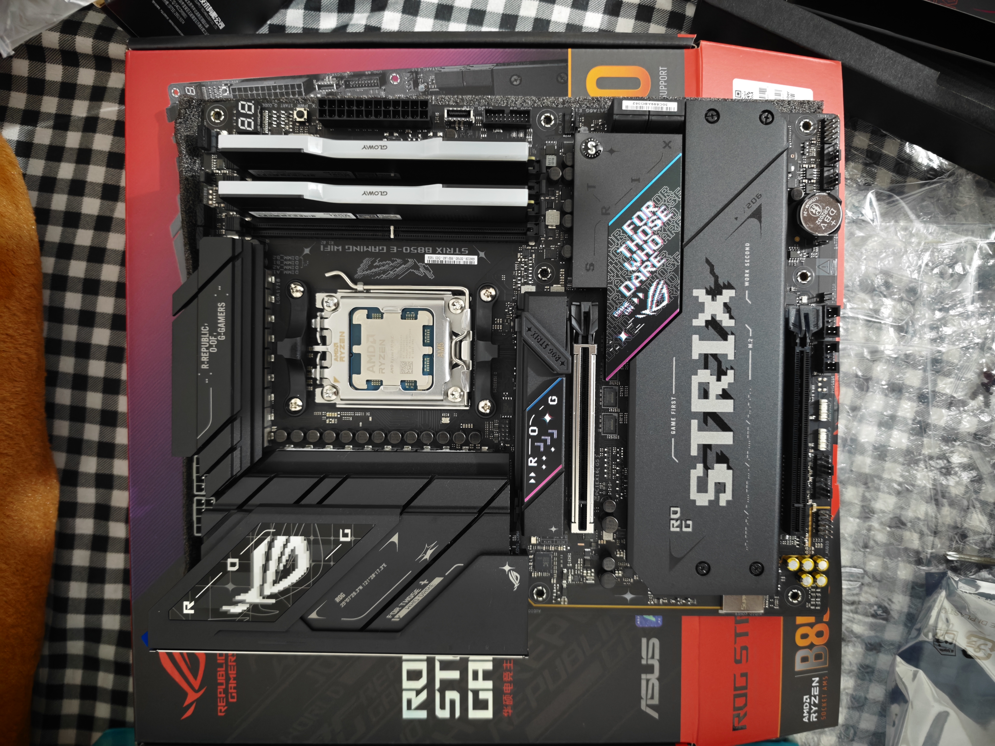 ROG STRIX B850-E GAMING WIFI主板 CPU 7800X3D/9800X3D/9700X(AMD B850/socket AM5) 实拍图