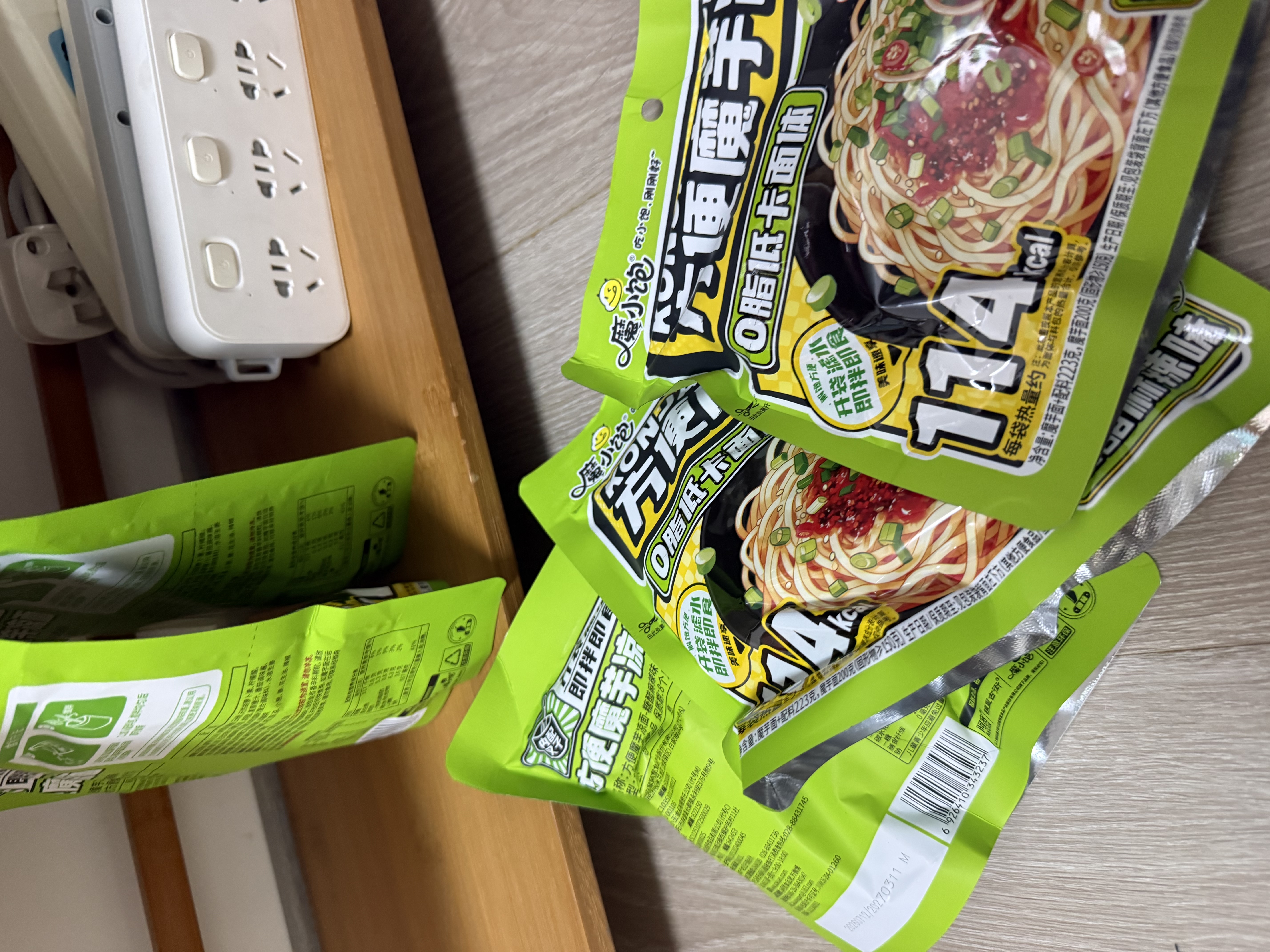 阿宽魔芋凉面凉皮横版魔芋面速食即食免煮低脂低卡面体零食223g*5袋装 实拍图
