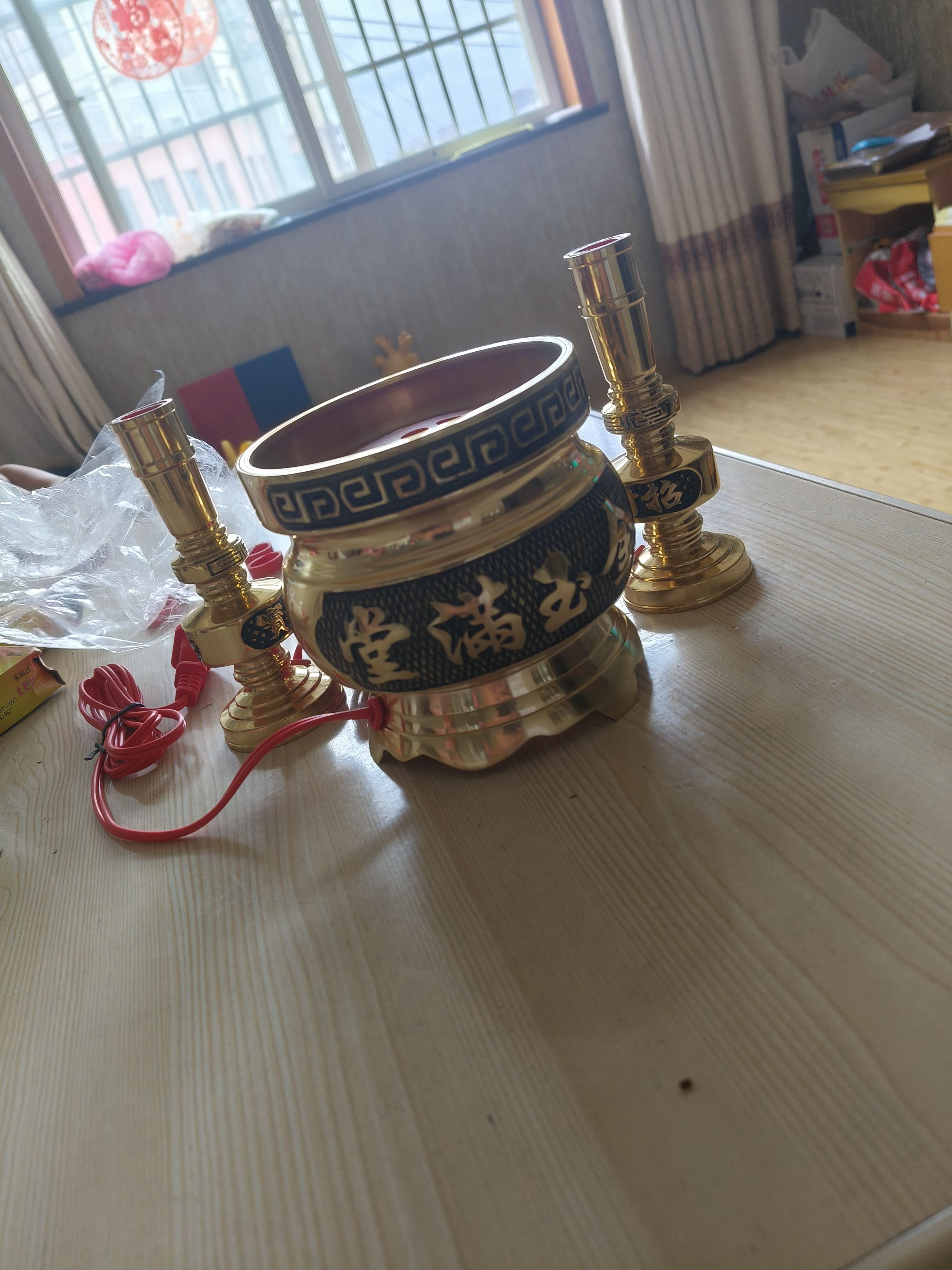 纯黄铜电子香炉供奉香炉家用香炉三件套室内熏香炉盘香炉烧香炉子财神爷灯供佛插电电烛灯神台灯供灯长明灯 4.5寸纯黄铜电香炉 10.5CM宽 实拍图