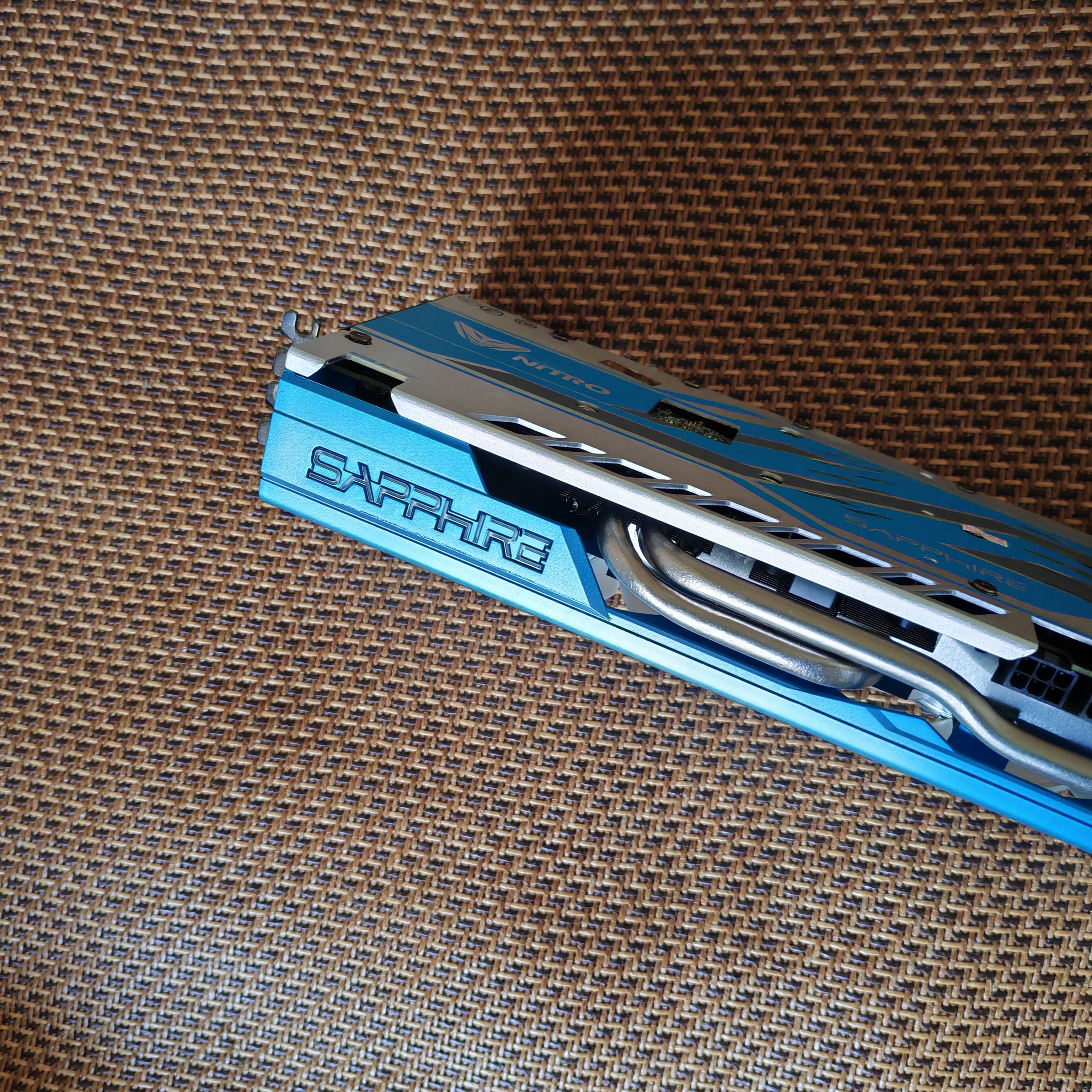 蓝宝石 华硕 微星RX580 5600XT 5700XT 6600 6700XT特效高清二手游戏显卡 蓝宝石RX590 8G 12纳米超白金 极光特别版 实拍图
