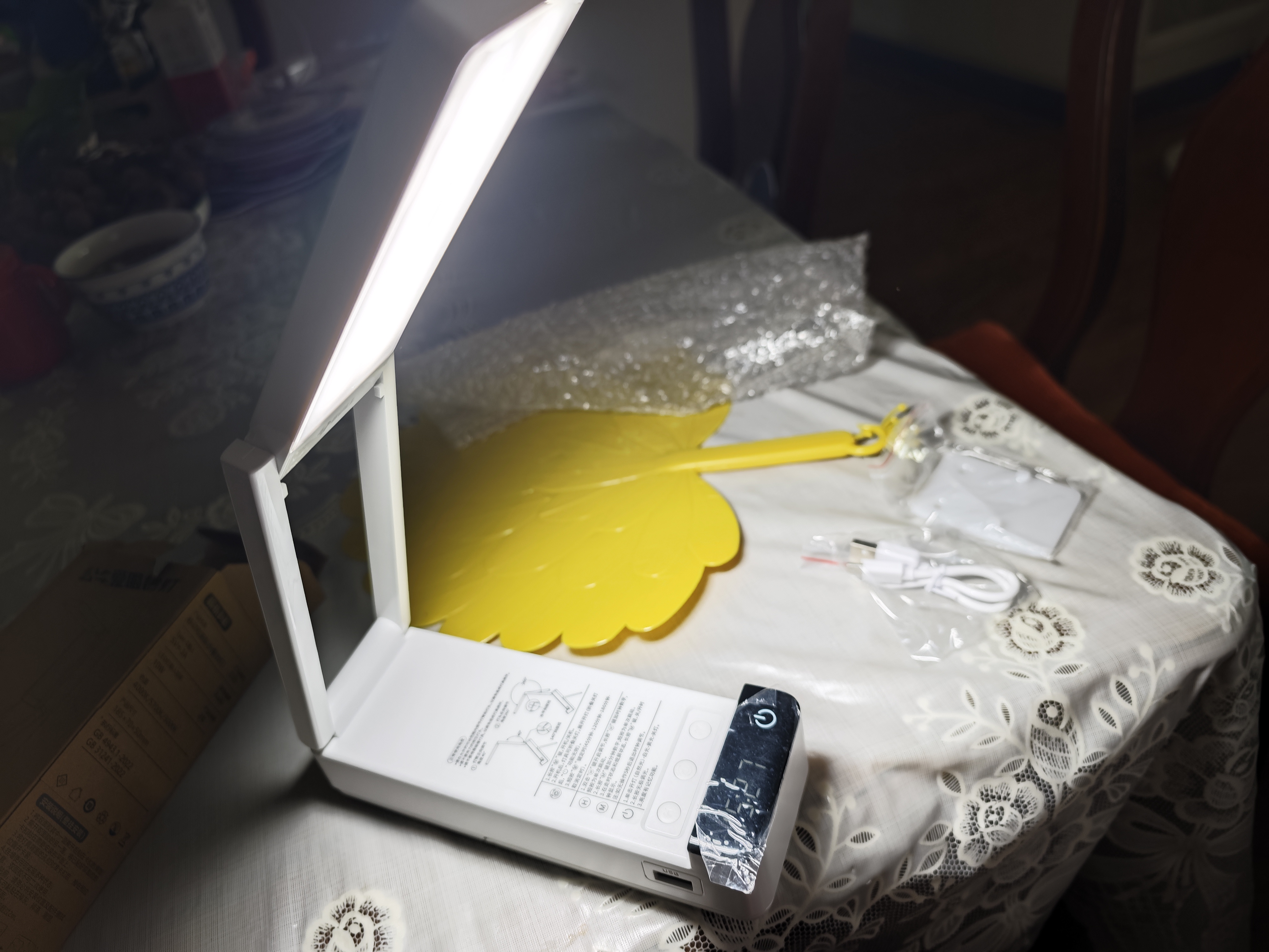 公牛（BULL）Mini便携折叠学习台灯ML-F20KC-CD无极调光充插两用家用20000mAh 实拍图