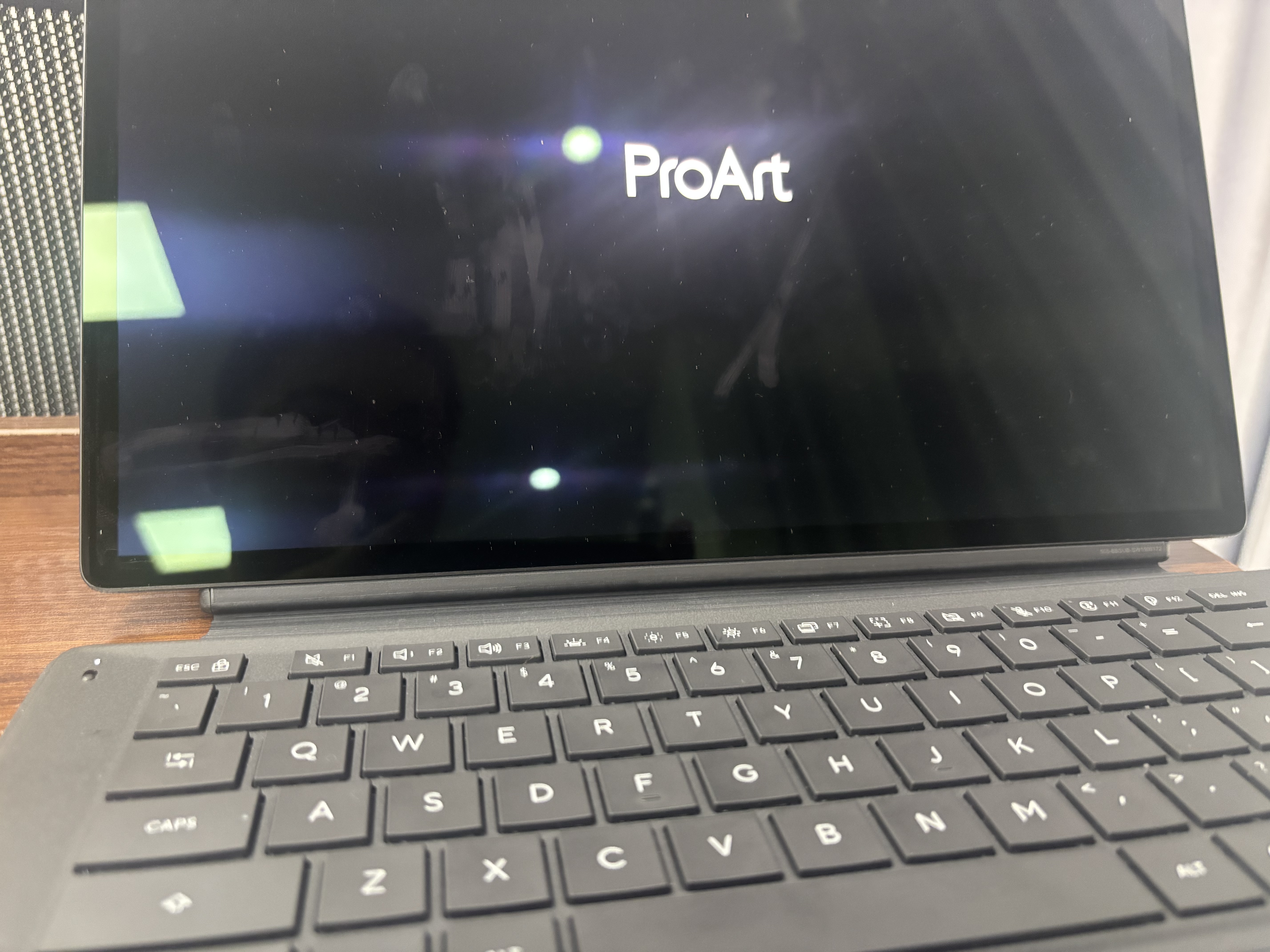华硕ProArt创X 2026 二合一AI创作本 14英寸 骁龙X2 16G 1T 2.8K 144Hz 触控OLED 实拍图