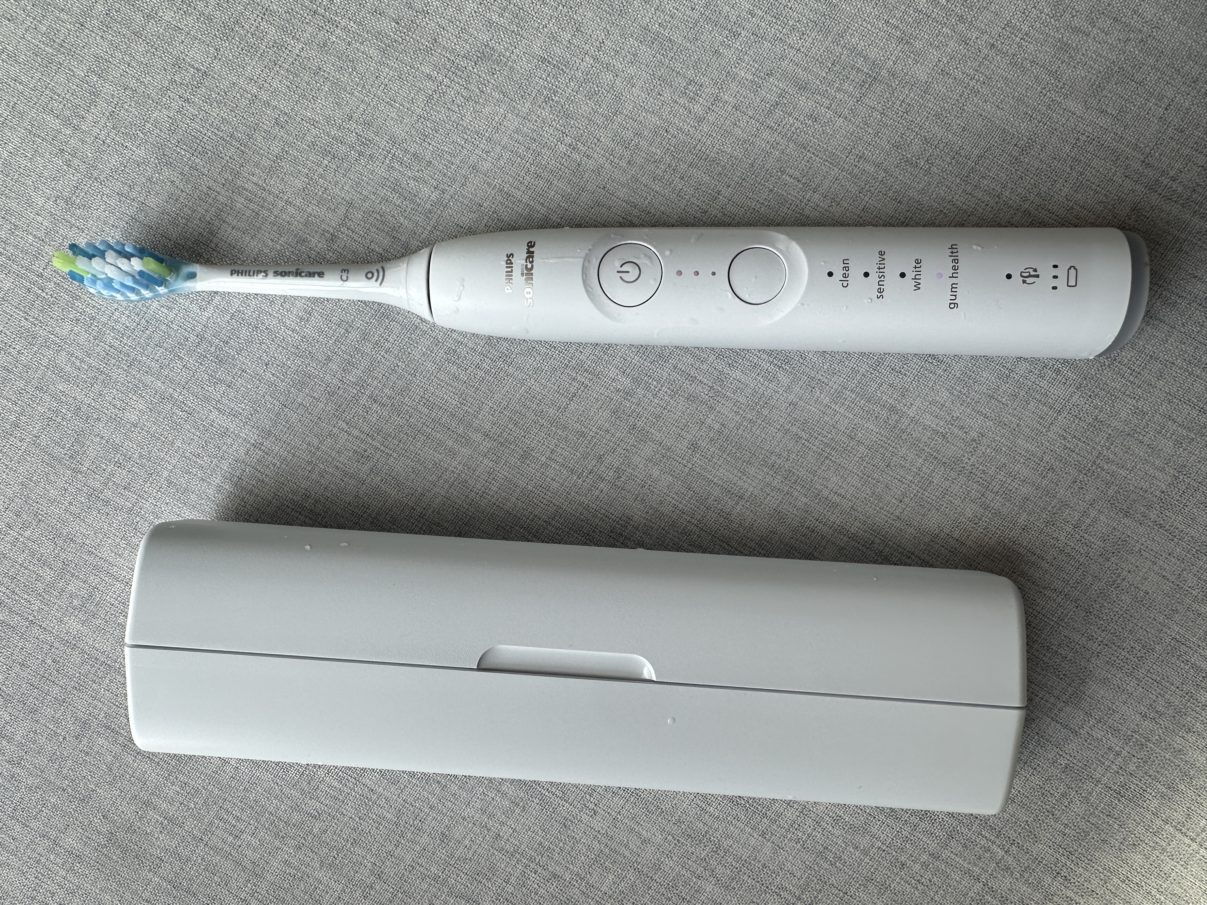 飞利浦（PHILIPS）电动牙刷官方旗舰正品高端钻石9系清洁牙菌斑声波成人情侣款送男友女友礼物七夕礼物 全新专利双核马达专业大师刷白色 实拍图