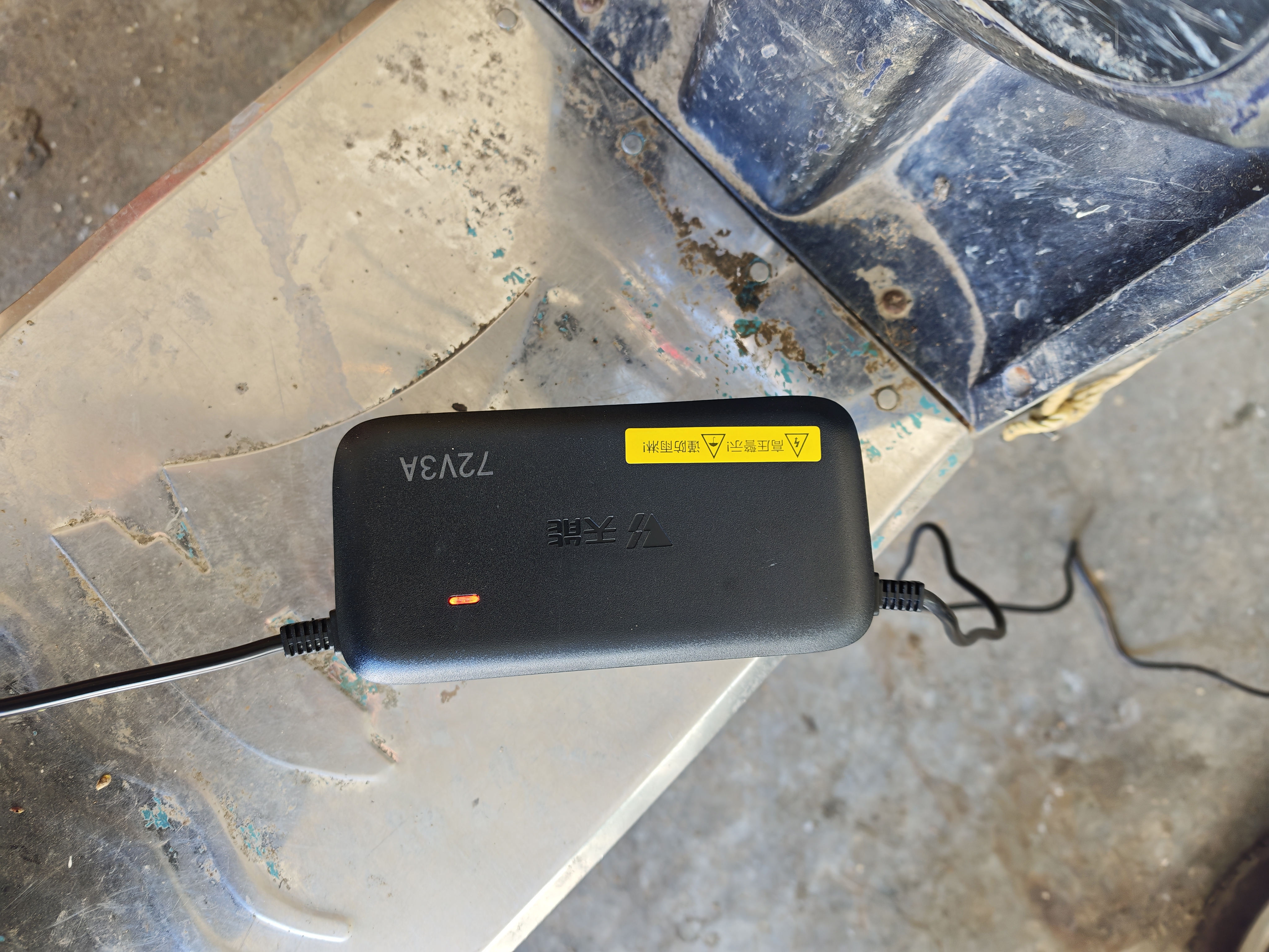 天能72V3A电动车充电器铅酸【品字头】天能原厂充电器雅迪爱玛台铃灌胶电瓶车充电器 实拍图