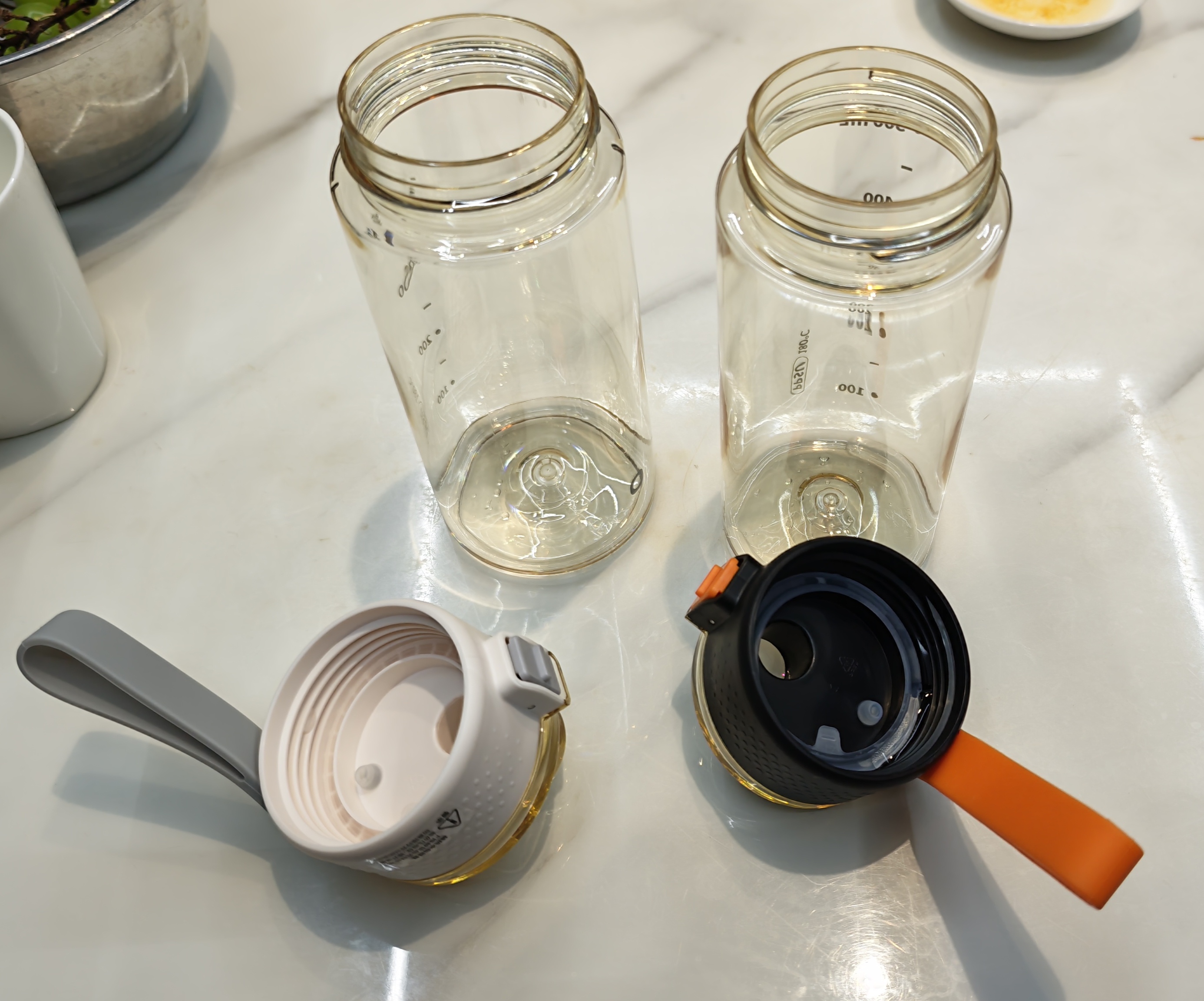 京东京造 水杯 运动大容量儿童吸管杯子学生 【PPSU黄金树脂】轻盈白550mL 实拍图