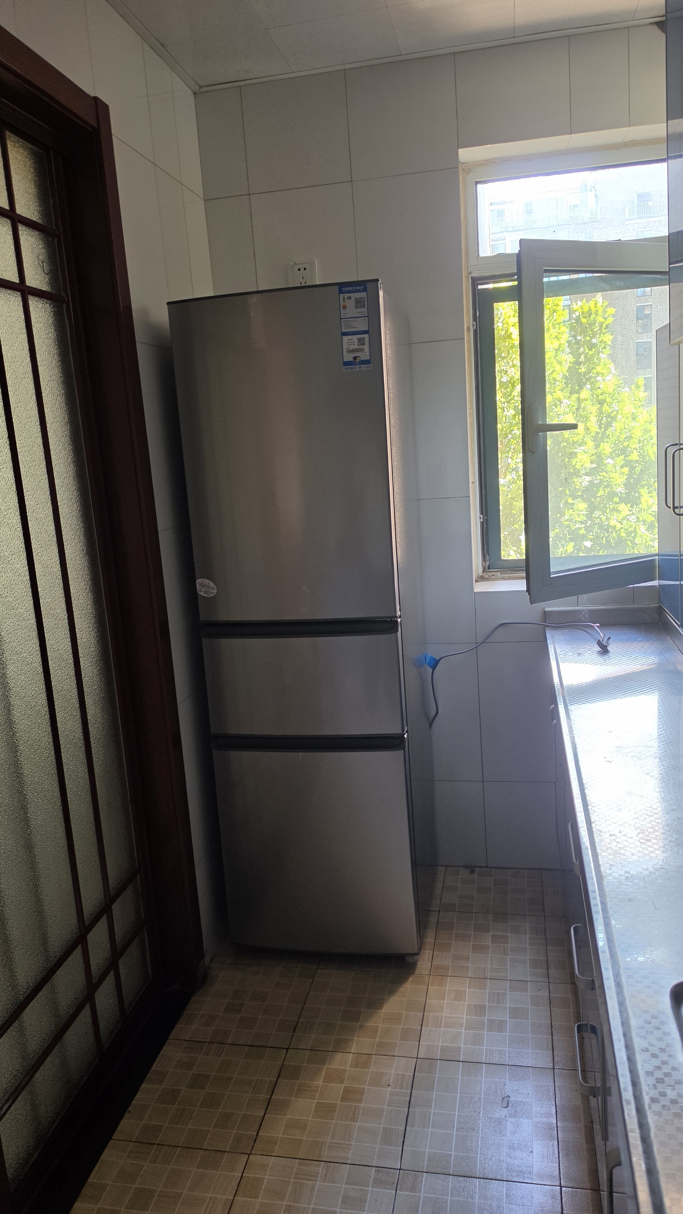 海尔（Haier）冰箱出品统帅三开门一级能效小型电冰箱家用出租房超薄节能2天约1度电小冰箱以旧换新补贴 【新品爆款】230升冰箱三门一级能效节能省电 实拍图