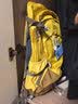 艾王新款户外登山包轻量化30升大容量背负系统双肩包耐磨防泼旅行背包 澄黄30升（背负系统+送防雨罩） 实拍图