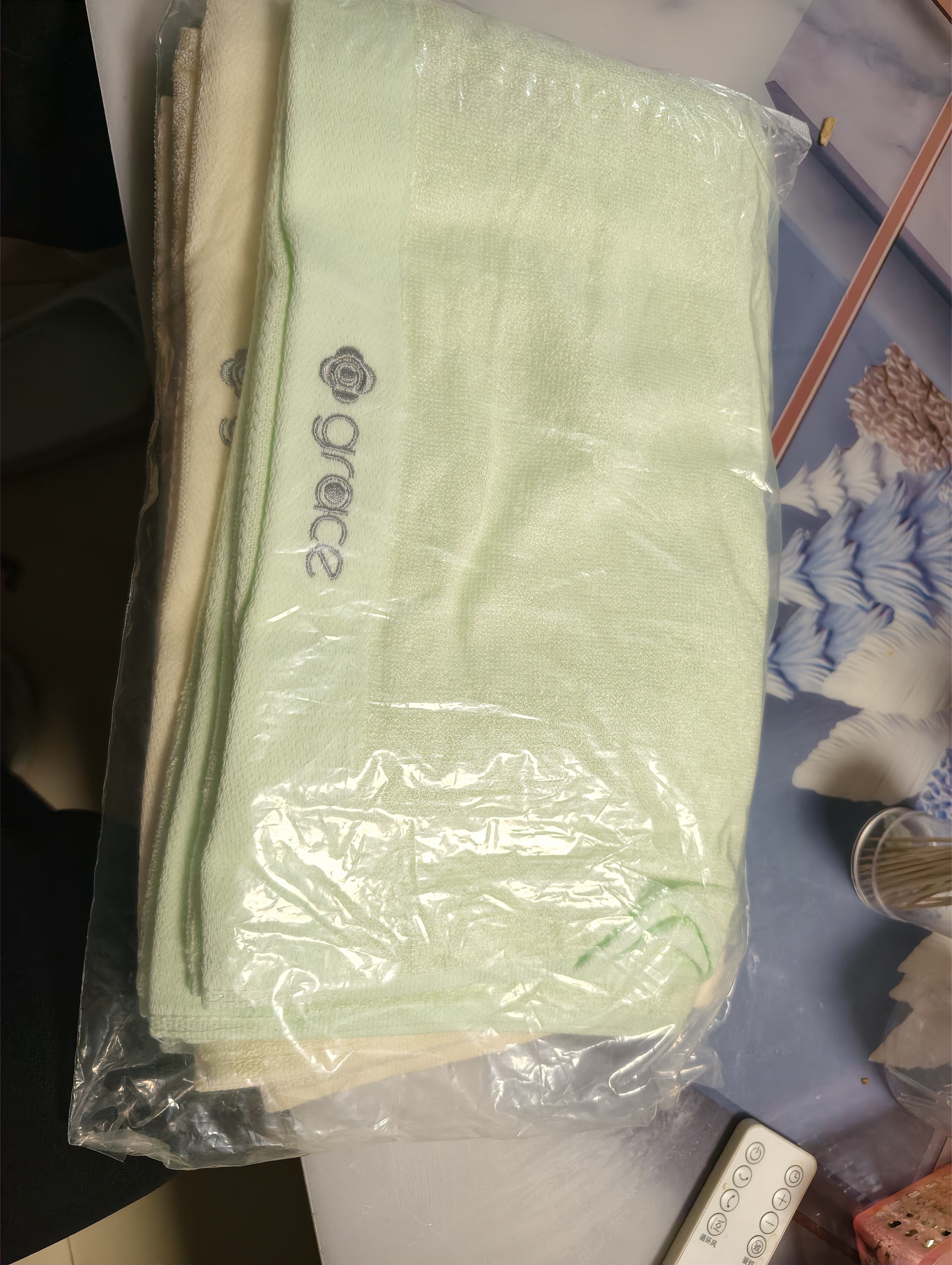 洁丽雅（Grace）竹纤维毛巾简约素色大毛巾A类洗脸美容巾洁面巾毛巾批发劳保福利 毛巾-3色各2条6413- 6条 92g 详见参数图 实拍图