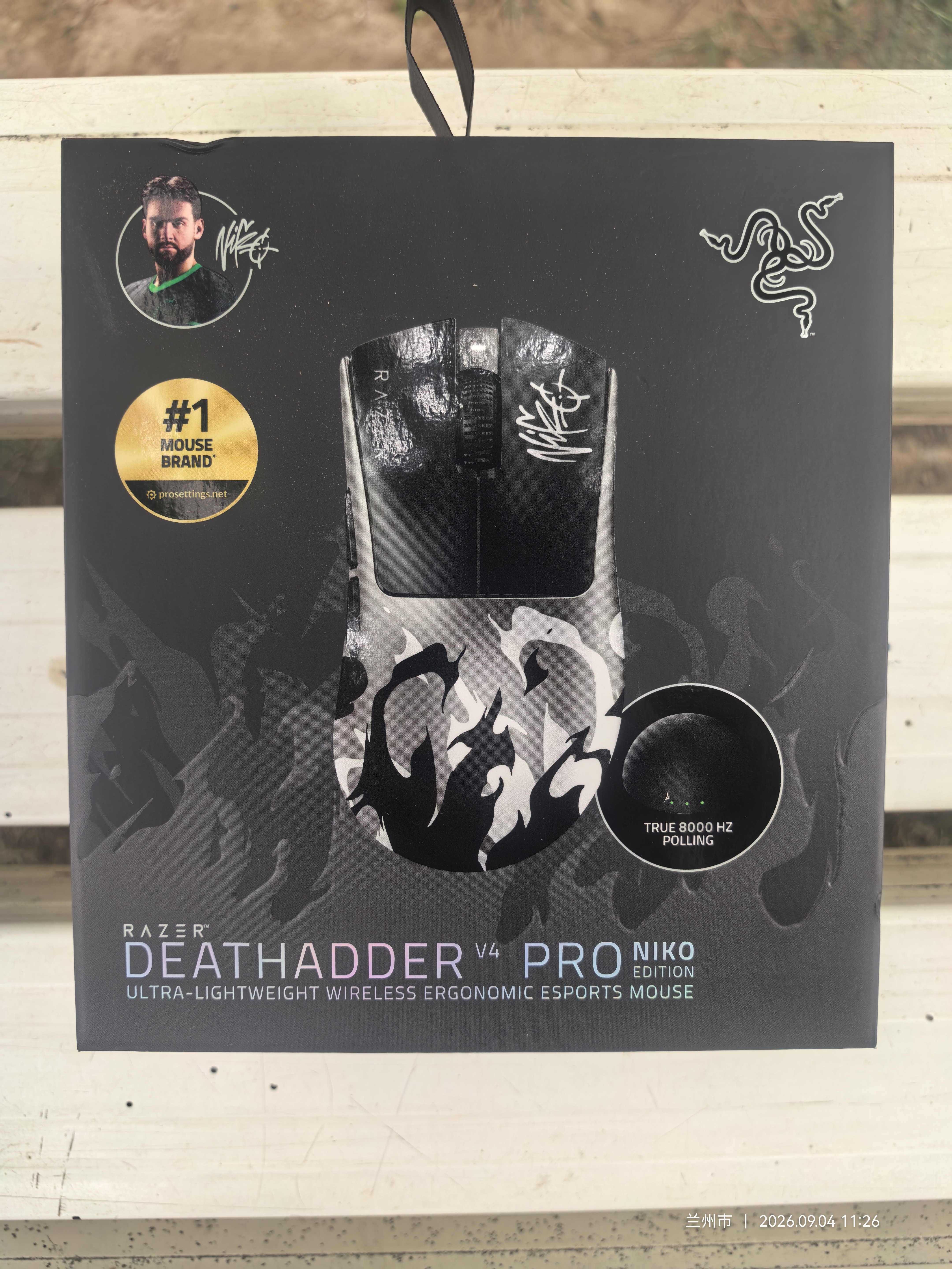 雷蛇（Razer）炼狱蝰蛇V4pro专业版 Niko联名款 无线游戏鼠标 超轻量化 FPS职业电竞 光学传感器 旗舰新品 实拍图