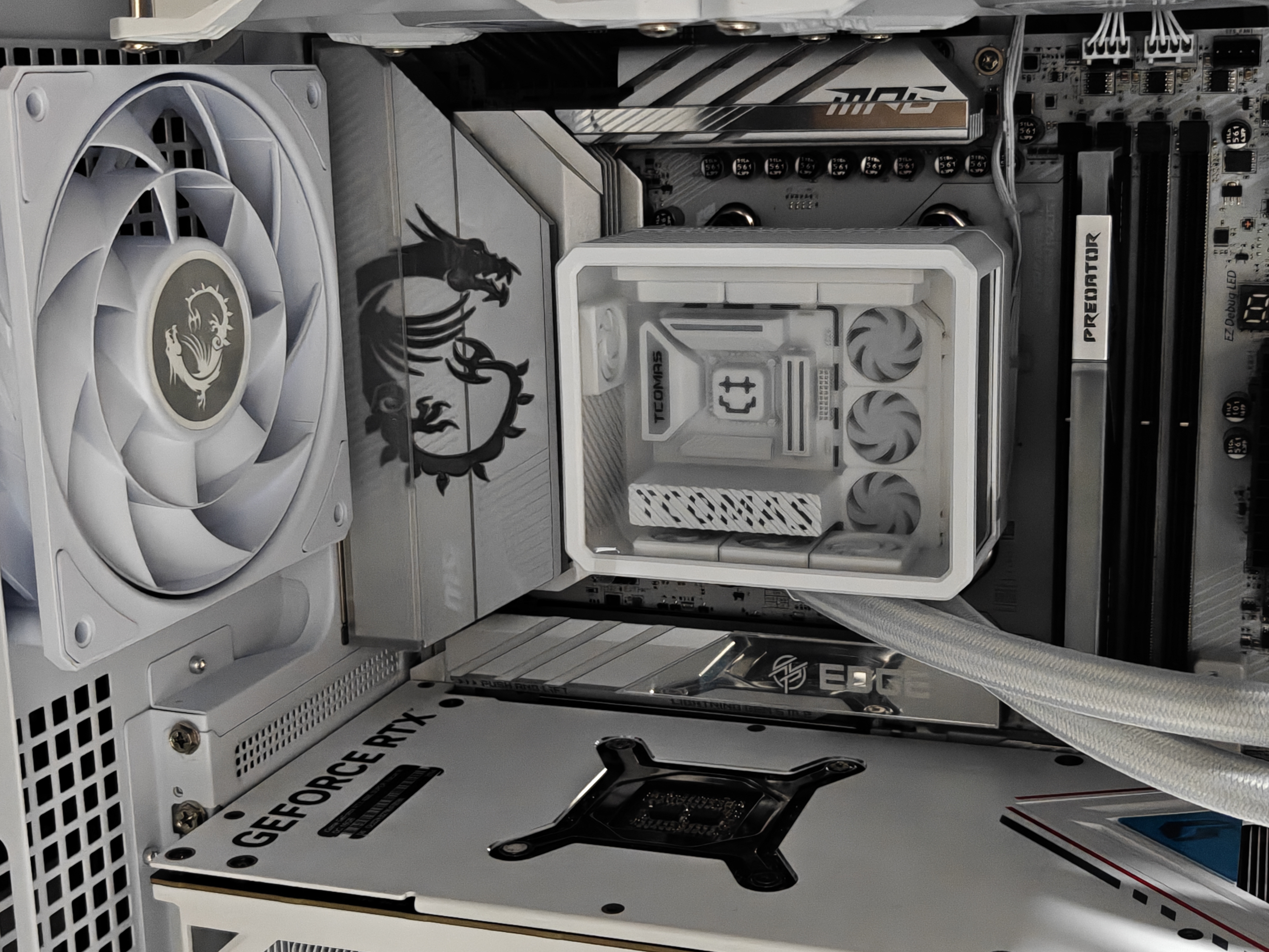 TCOMAS钛钽LA300 360白色 一体式CPU水冷散热器 微景观大冷头加厚冷排风扇ARGB光效 支持intel/AMD 实拍图