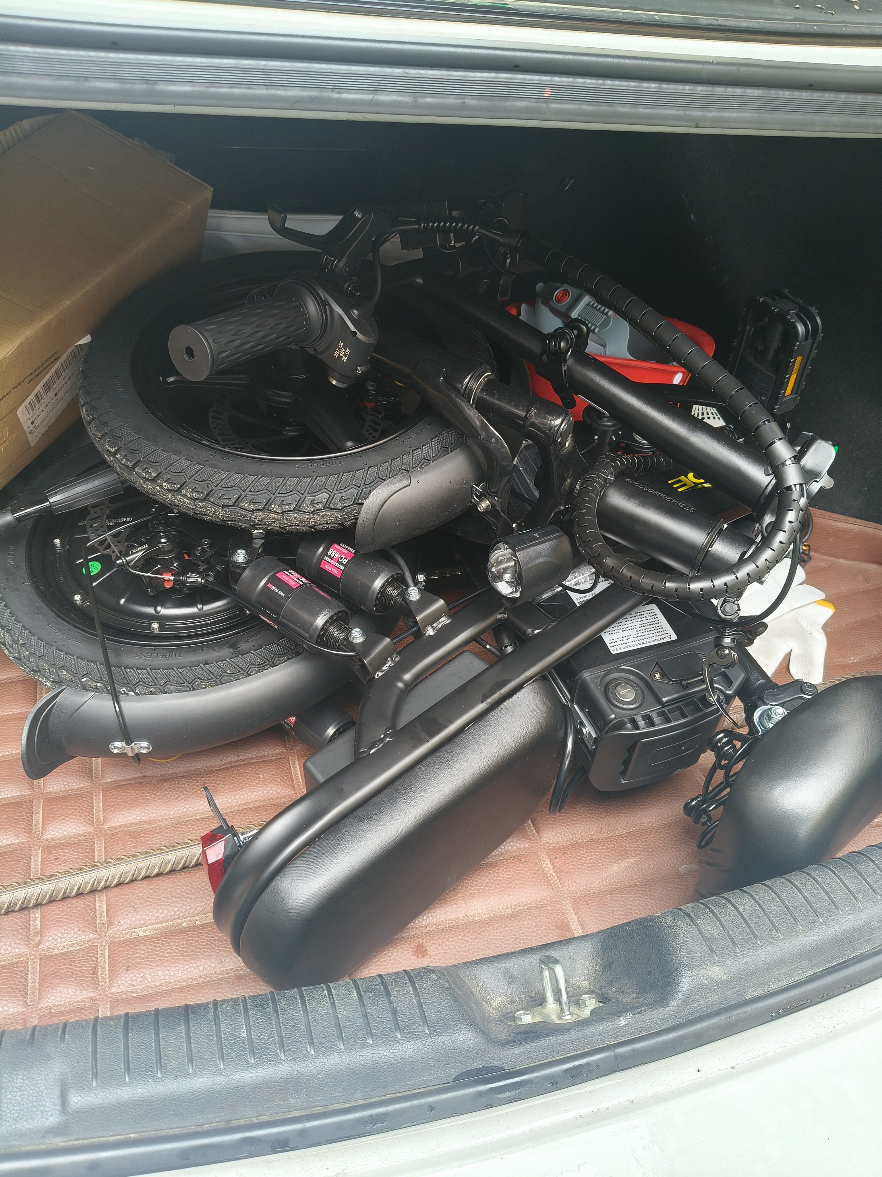 普莱德新国标折叠电动自行车 超长续航电动车 铝合金代驾车 锂电池助力男女通用成人电瓶车 代步电单车 避震顶配-22减震-航芯轻合金-40A纯电续航≤120km 实拍图