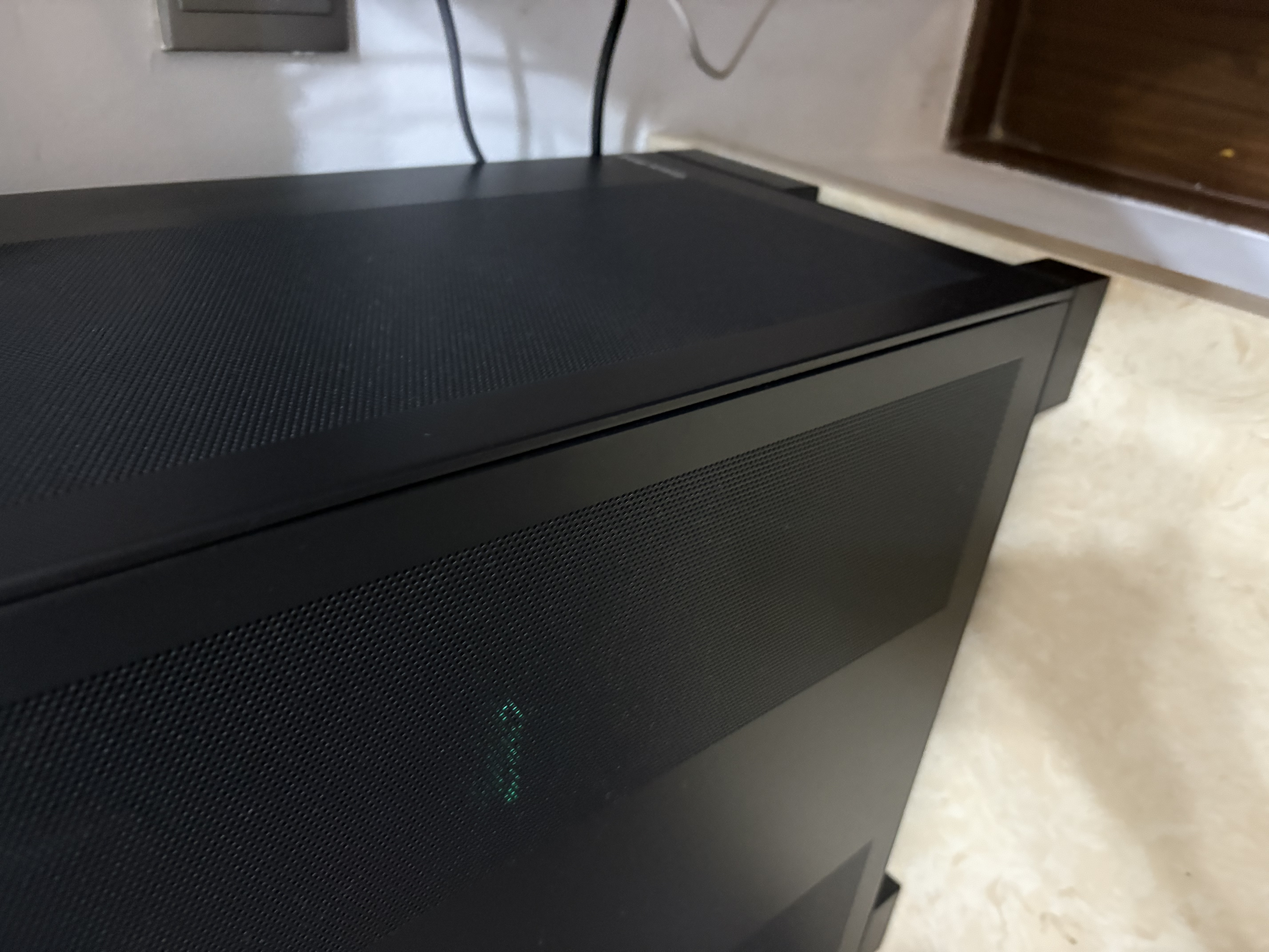 长城（Great Wall）黑匣子09 AI机箱（双5090/支持EEB大主板/0.9mm钢板/九PCI/8硬盘位/15风扇位/三360水冷/Type-C） 实拍图