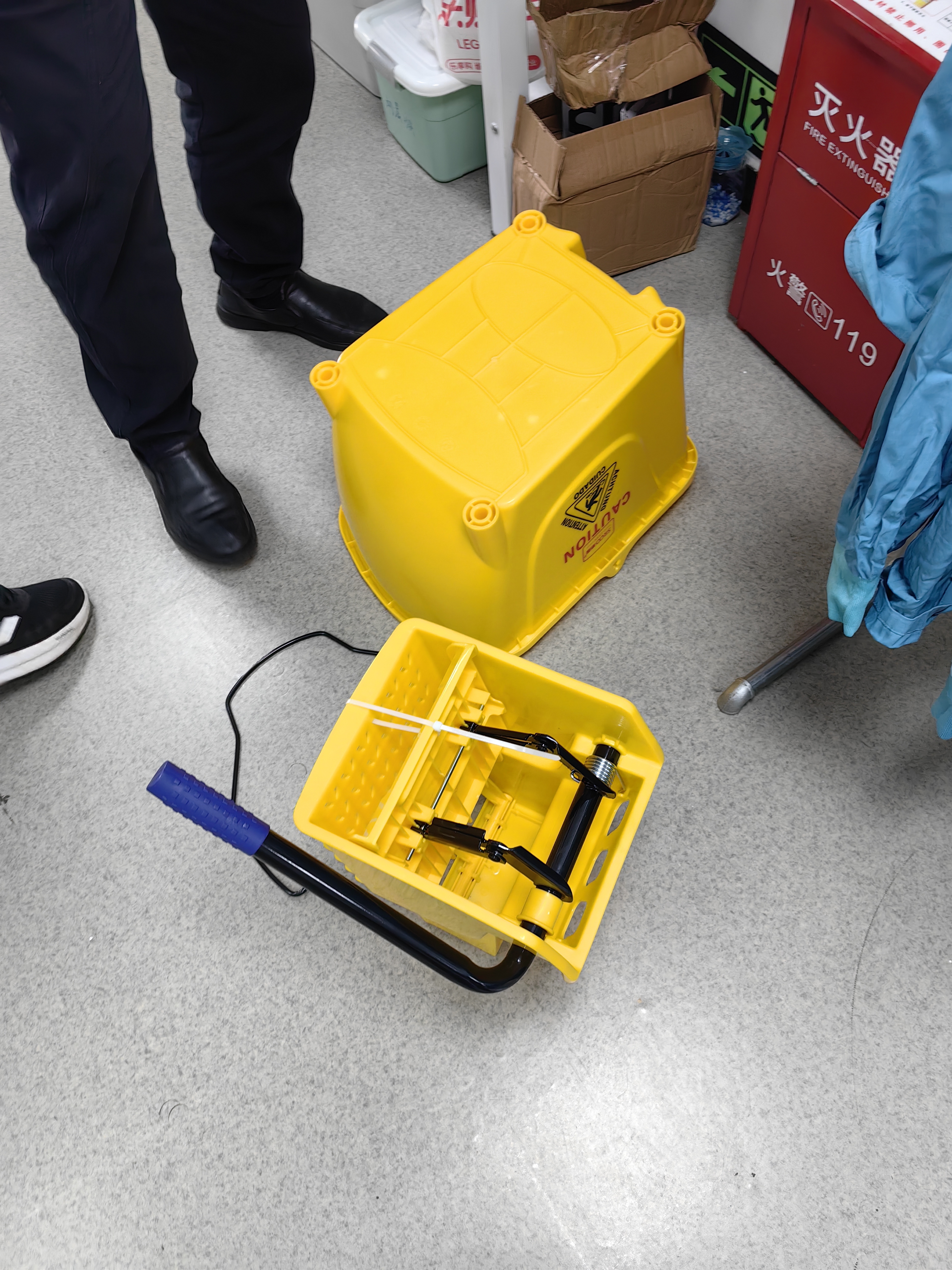 斯图榨水车拖把桶家用挤水桶商用加强型清洁拖把地拖桶 32升黄色 实拍图