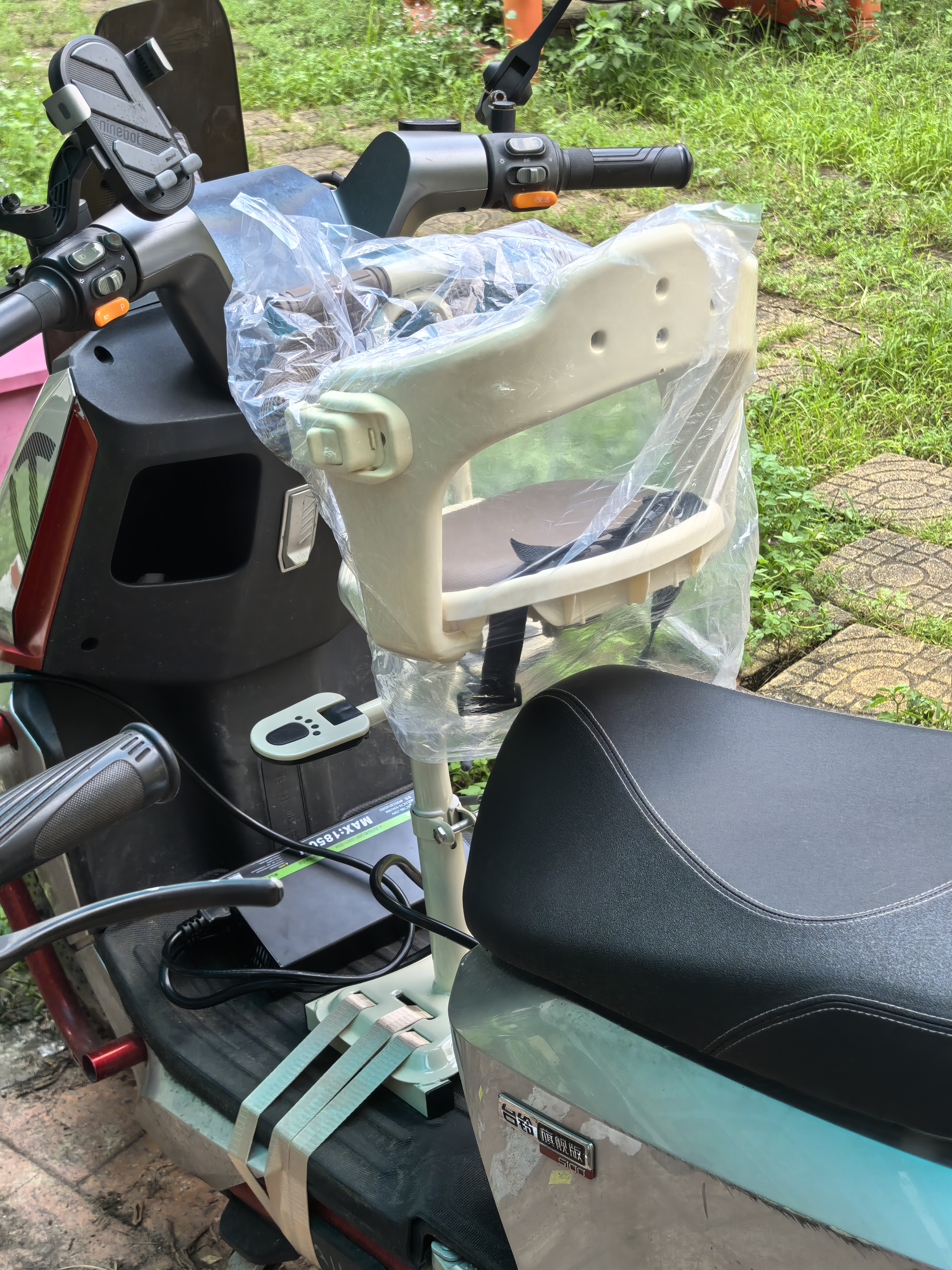 FGHGF电动车儿童座椅通用加高前置宝宝婴儿升降小空间安全小尺寸摩托车通用 【小空间救星】 加高不碰头+可开合围栏 8个月-3岁 实拍图