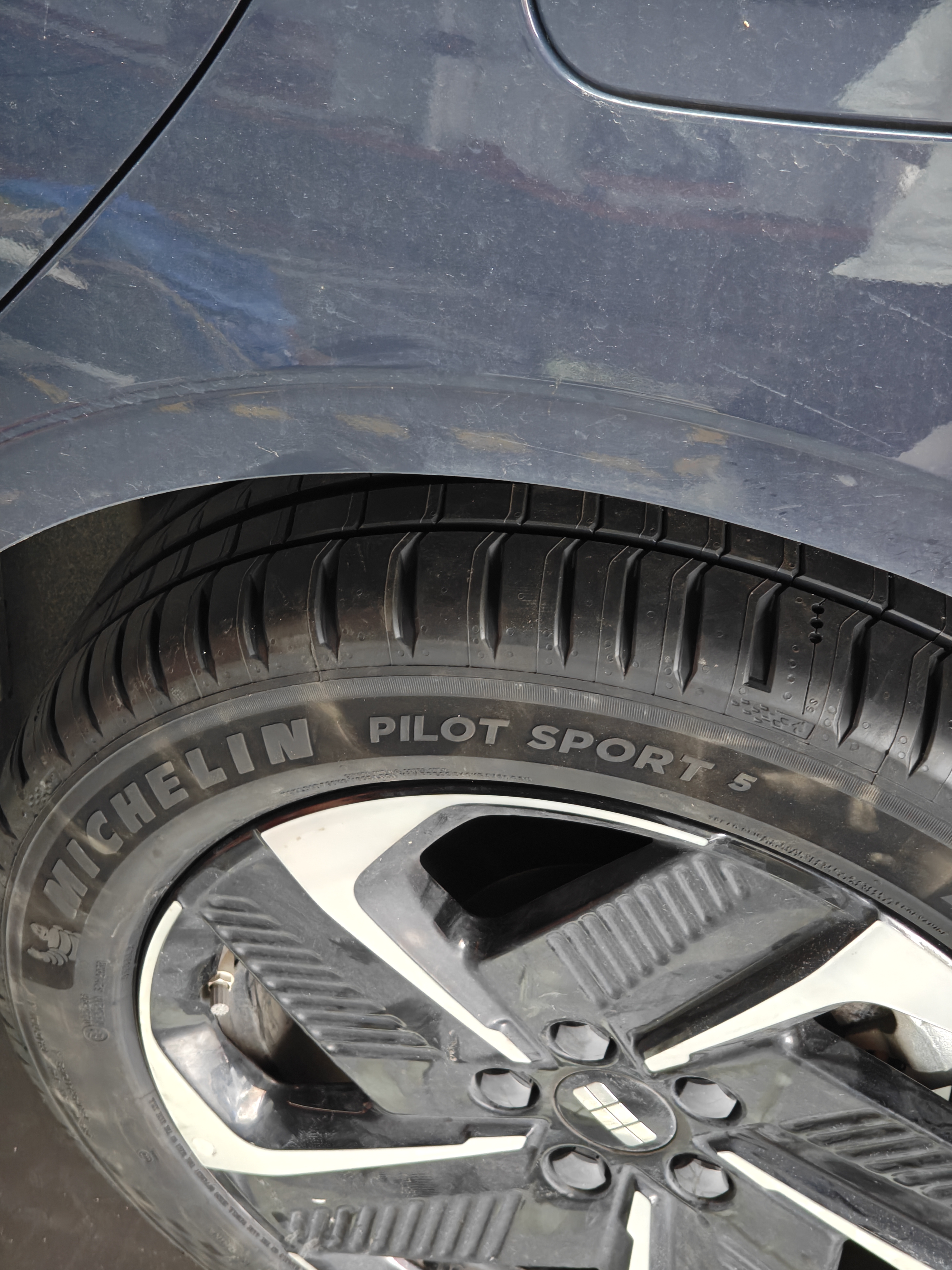 米其林（MICHELIN）汽车轮胎 215/55ZR17 98Y  竞驰PILOT SPORT 5 适配一汽大众 实拍图