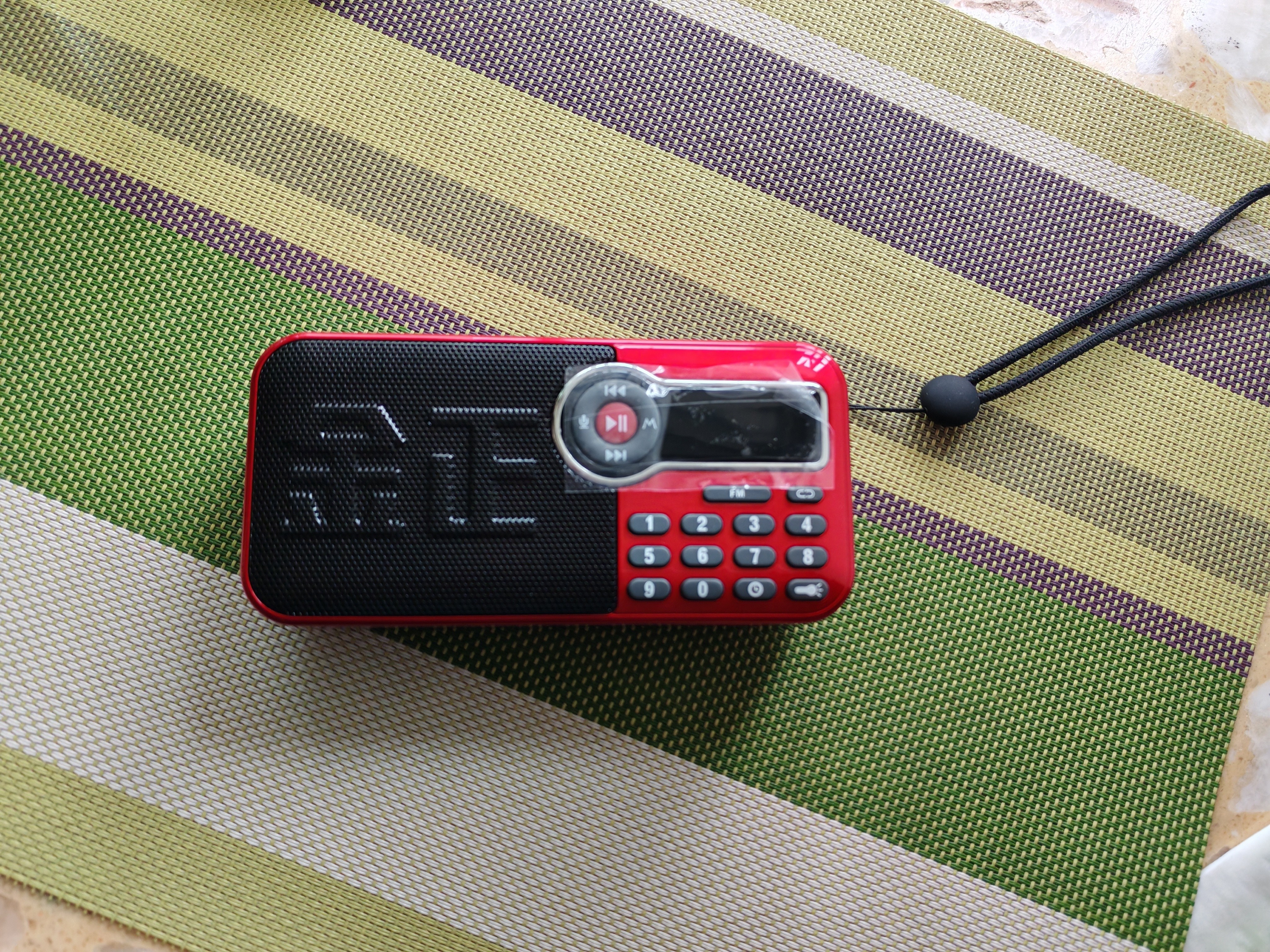 金正C98 收音机老人便携式蓝牙音箱 插卡 U 盘播放器 2400mAh 双电池FM收音 手电定时关机随身听釉面红 实拍图