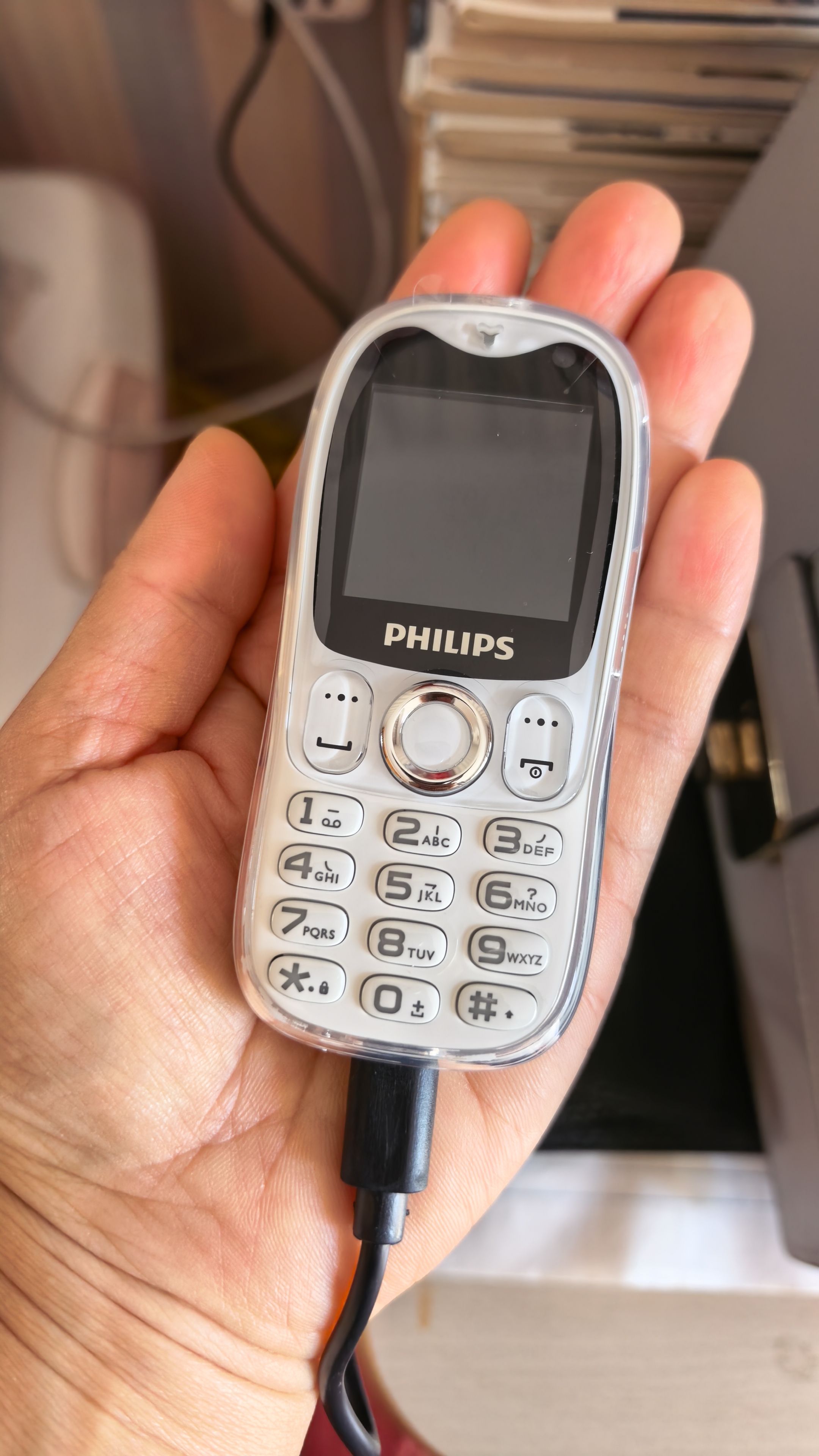 飞利浦（PHILIPS）Z9学生手机视频通话精准定位全网通超长待机小学初中专用戒网无游戏非智能儿童电话老年人手机白色 实拍图