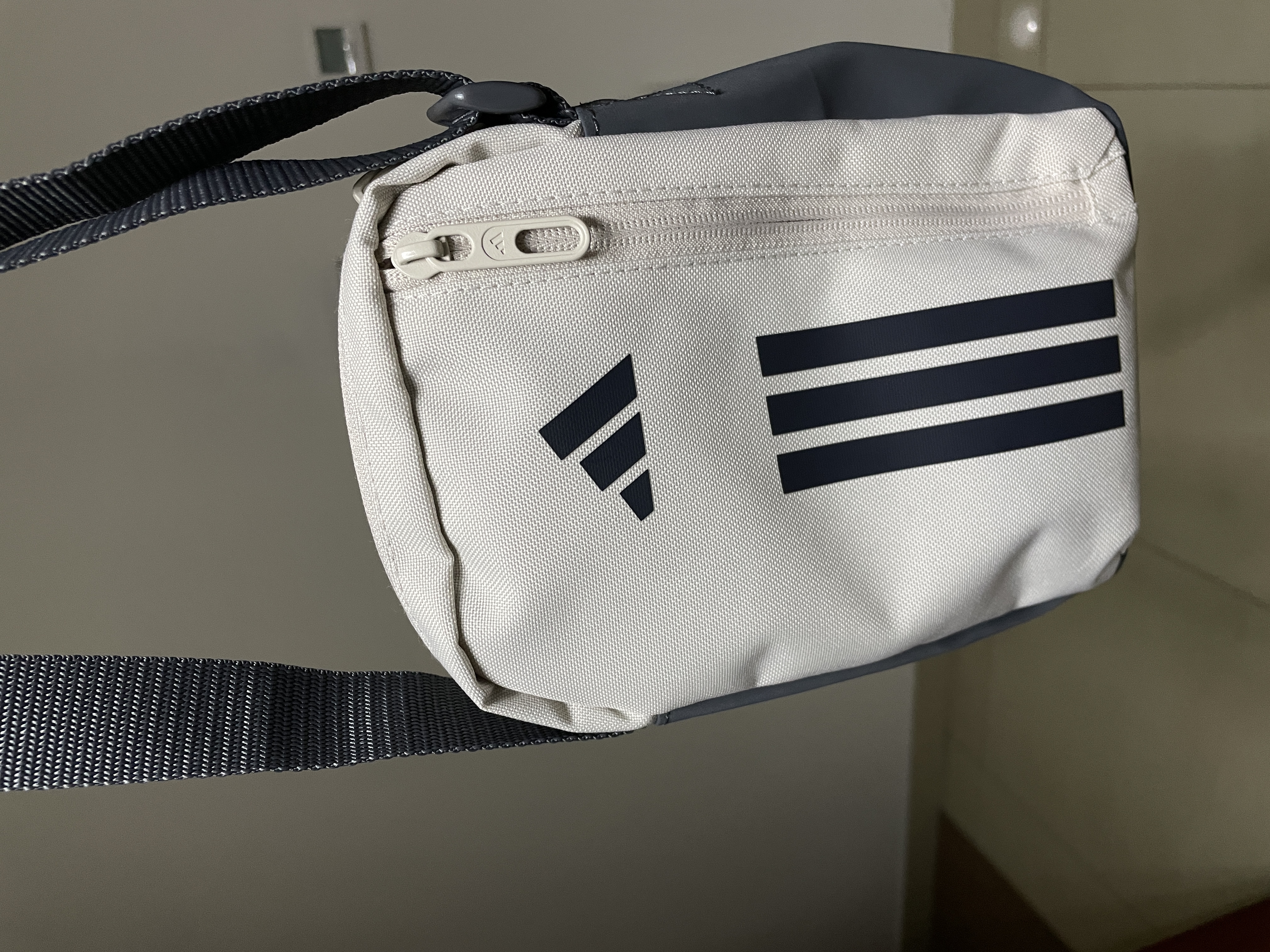 阿迪达斯（adidas）男女 训练系列 POWER ORGANIZER 斜挎包 KC6921 土棕 NS 实拍图