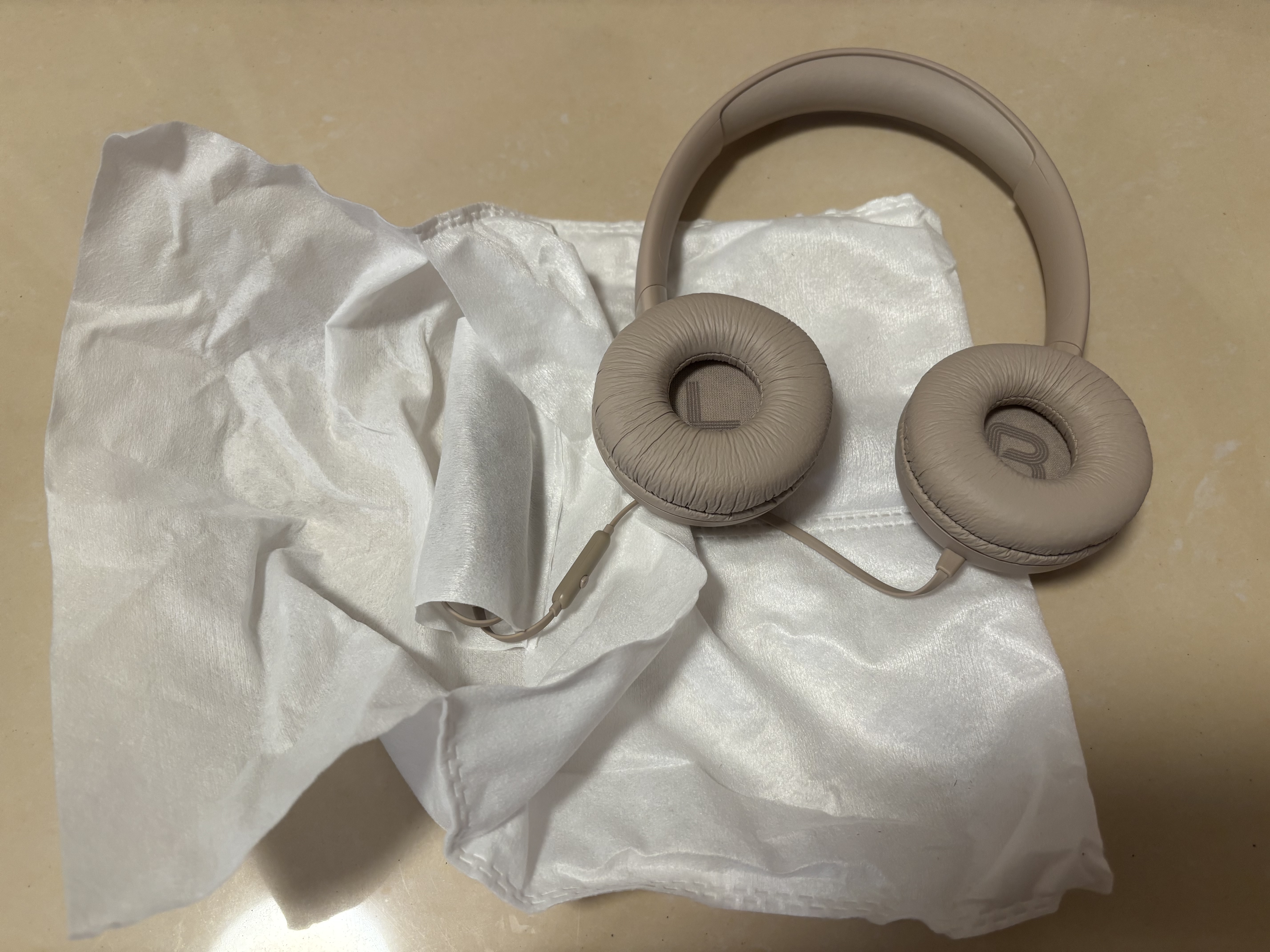 JBLTUNE530有线耳机3.5mm音频接口 头戴式有线立体声耳机适用3.5mm接口卡其色 实拍图