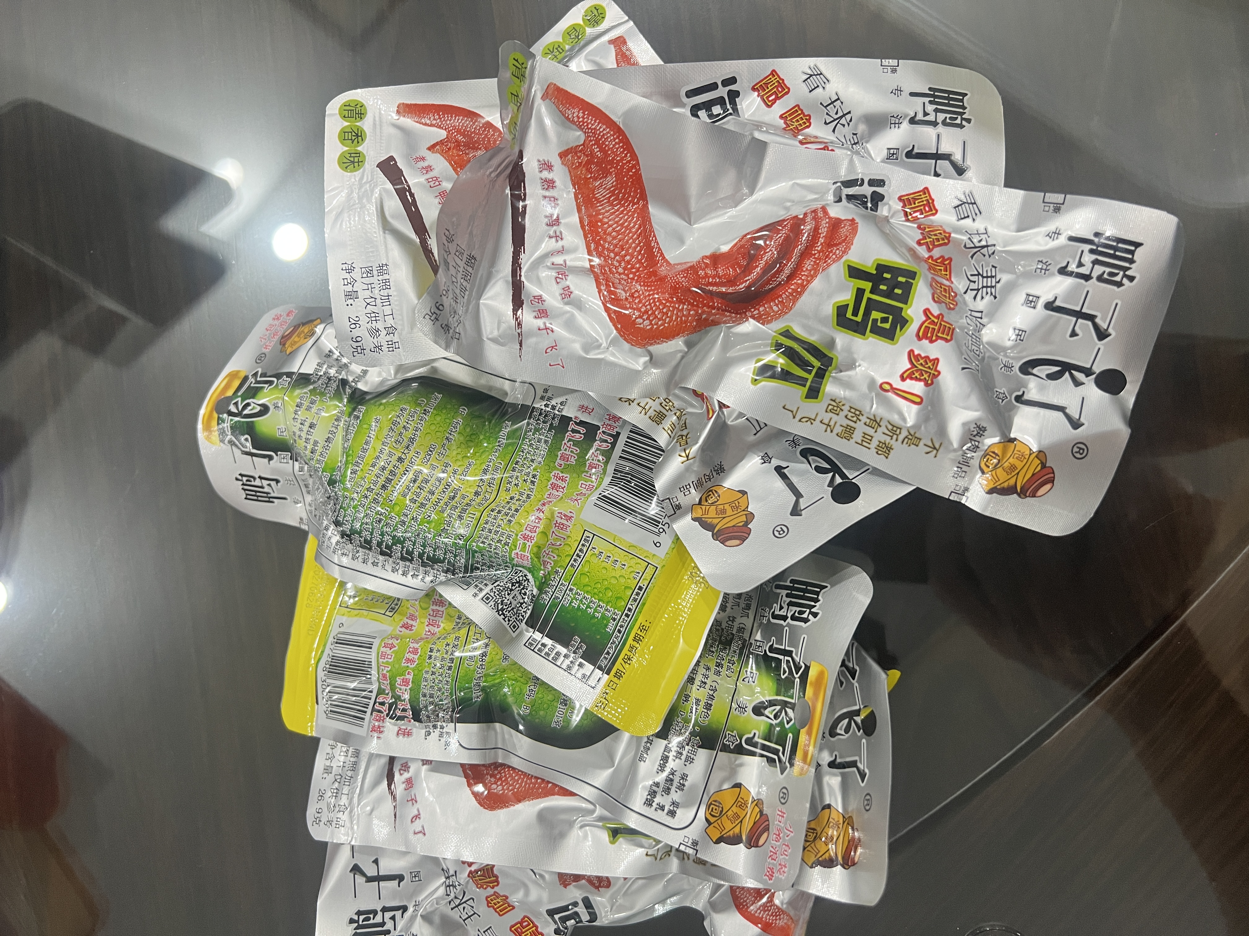 鸭子飞了泡鸭爪掌鸭掌袋装清香味解馋夜宵零食26.9g*20包老卤味零食下酒菜 实拍图