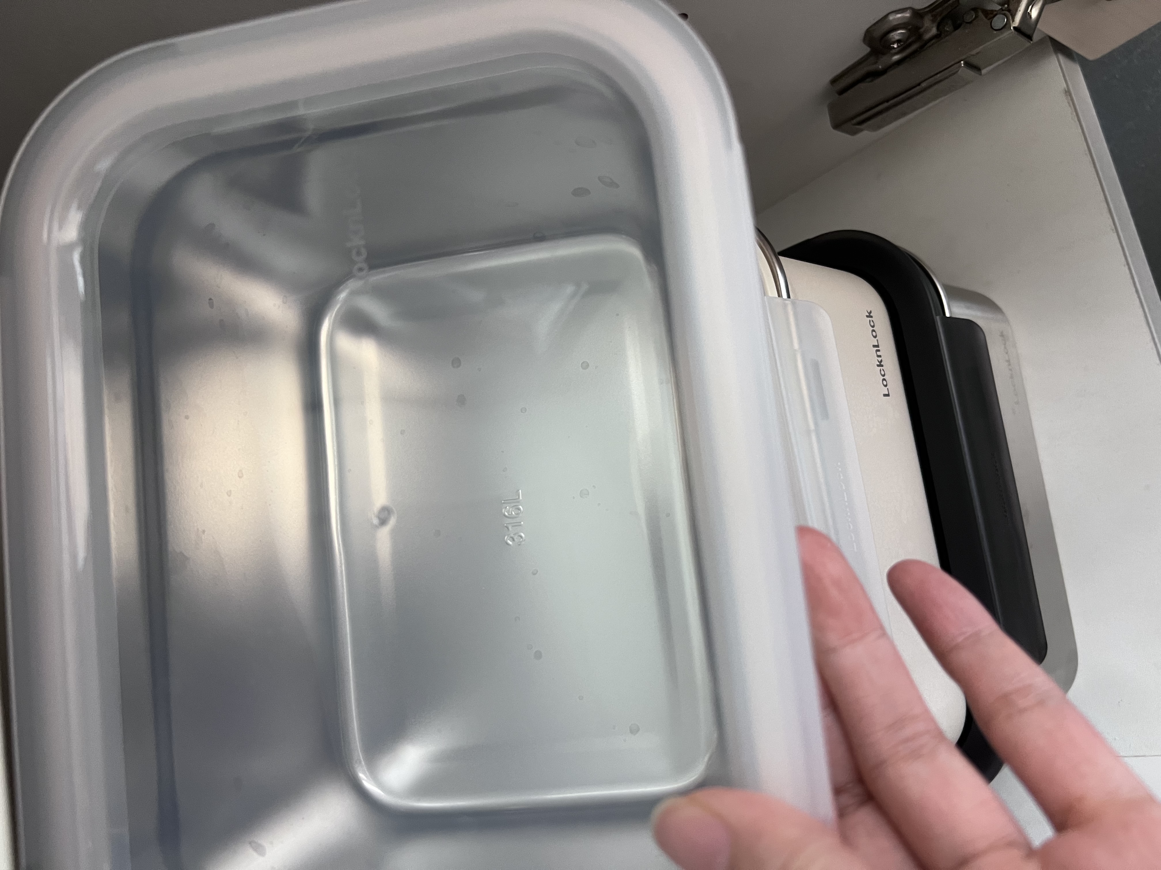 乐扣乐扣（LOCK&LOCK）食品级不锈钢保鲜盒哑光涂层轻巧耐摔收纳保鲜盒饭盒收纳盒 米白【316L不锈钢】2L单件装 实拍图
