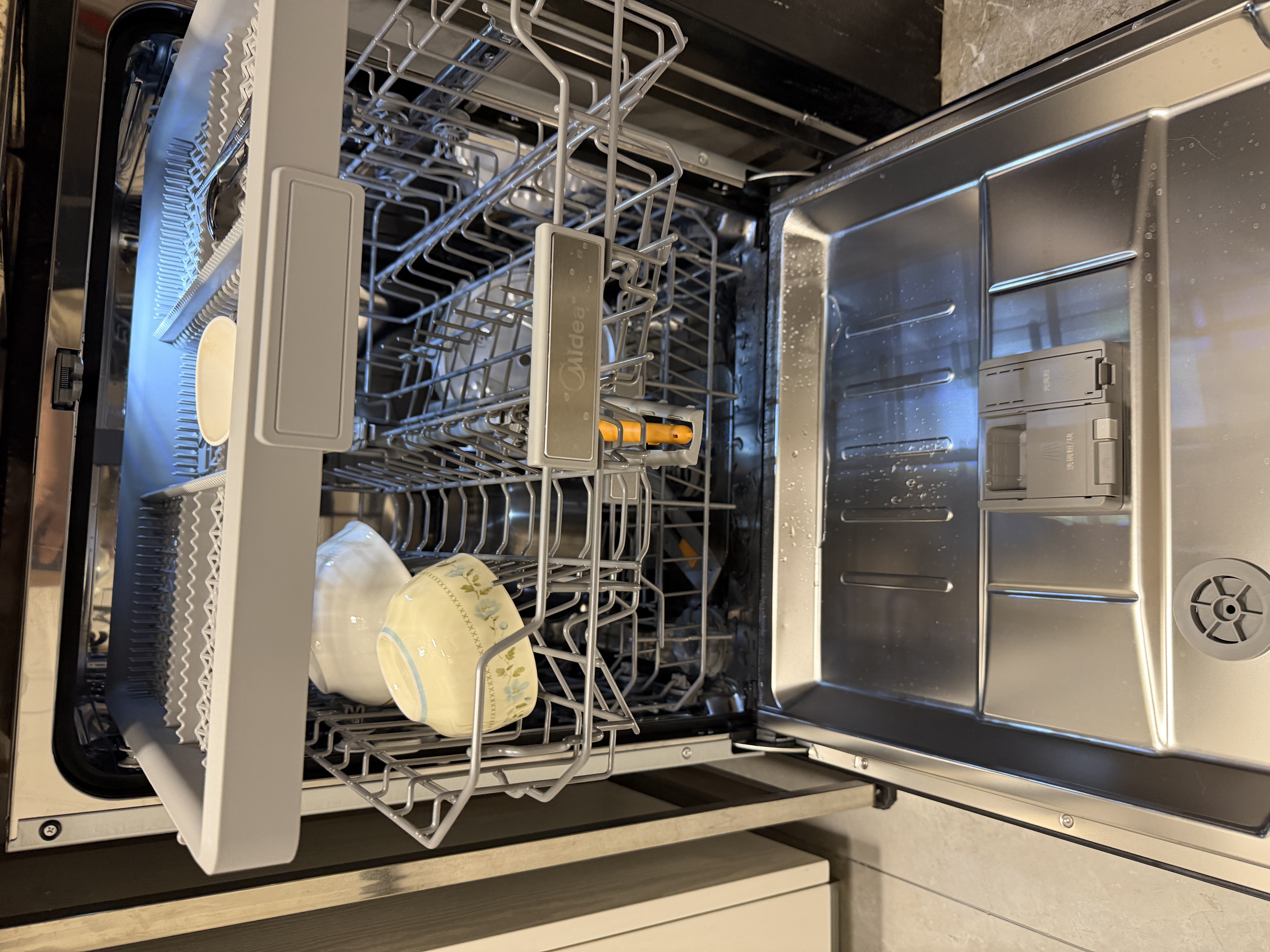 美的（Midea）【小西梅洗碗机X7黑】新一级水效 洗碗机嵌入式150升以上 万向喷臂 105℃热风烘干 晶焰速干 实拍图