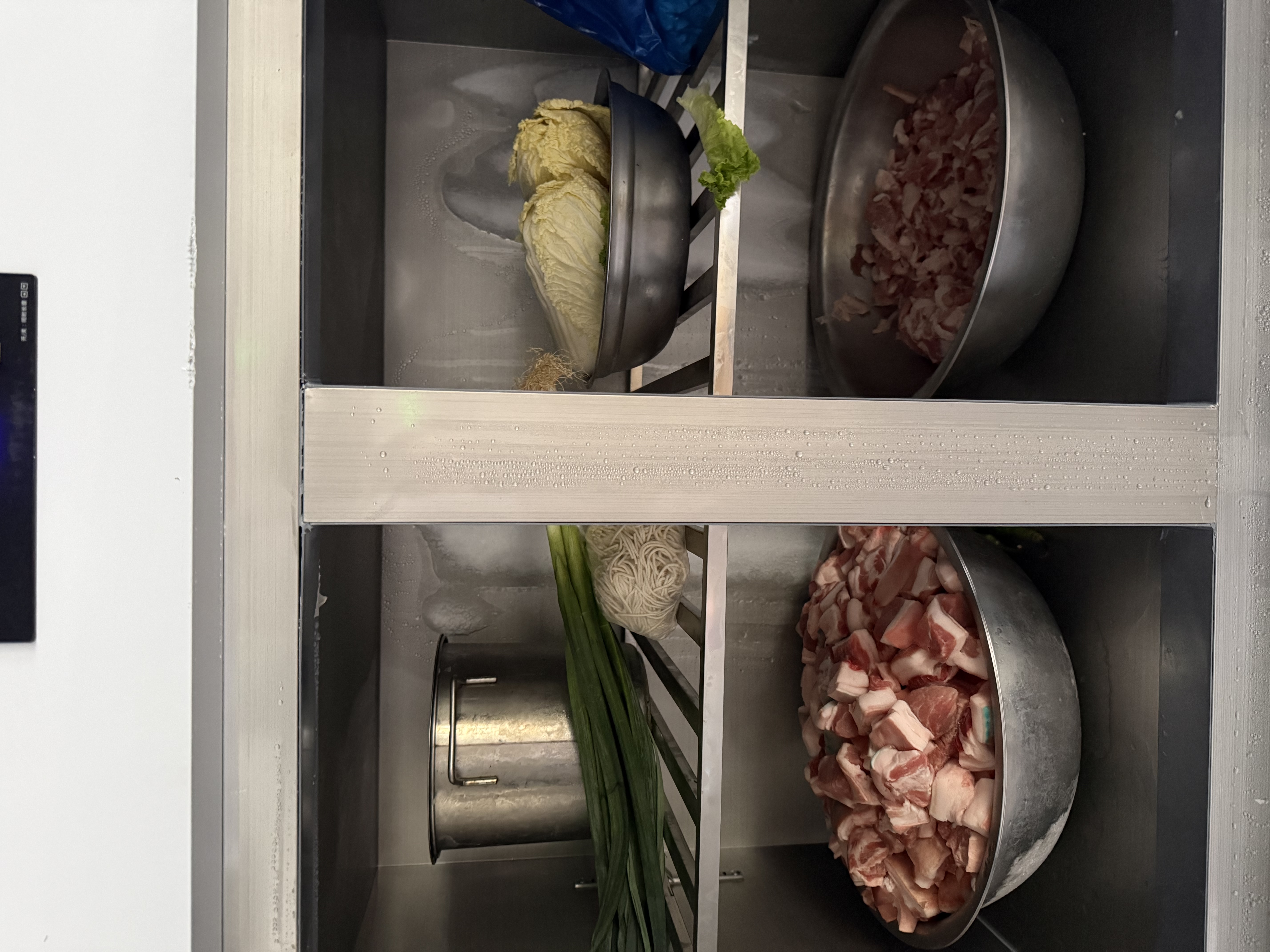 英联瑞仕商用四门冰箱商用六门冰箱保鲜柜餐饮酒店厨房冰箱双温冷藏冷冻不锈钢商用冰箱四开大容量四门冰柜 一级能效】四门上冷藏下冷冻【铜管制冷】+不锈钢层架 实拍图