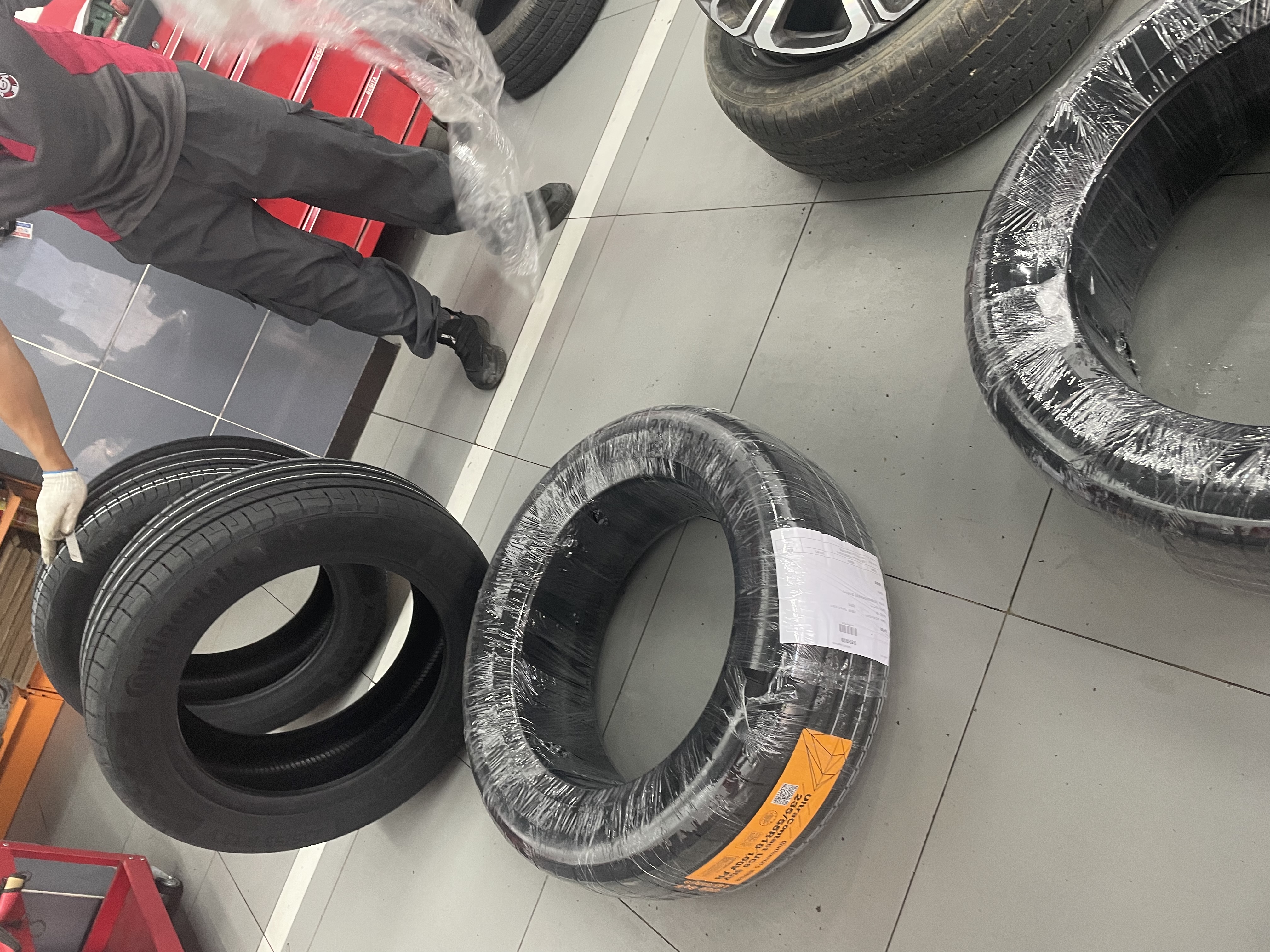 马牌（Continental）汽车轮胎 235/55R18 100V FR UC6 SUV 原配别克昂科威 实拍图