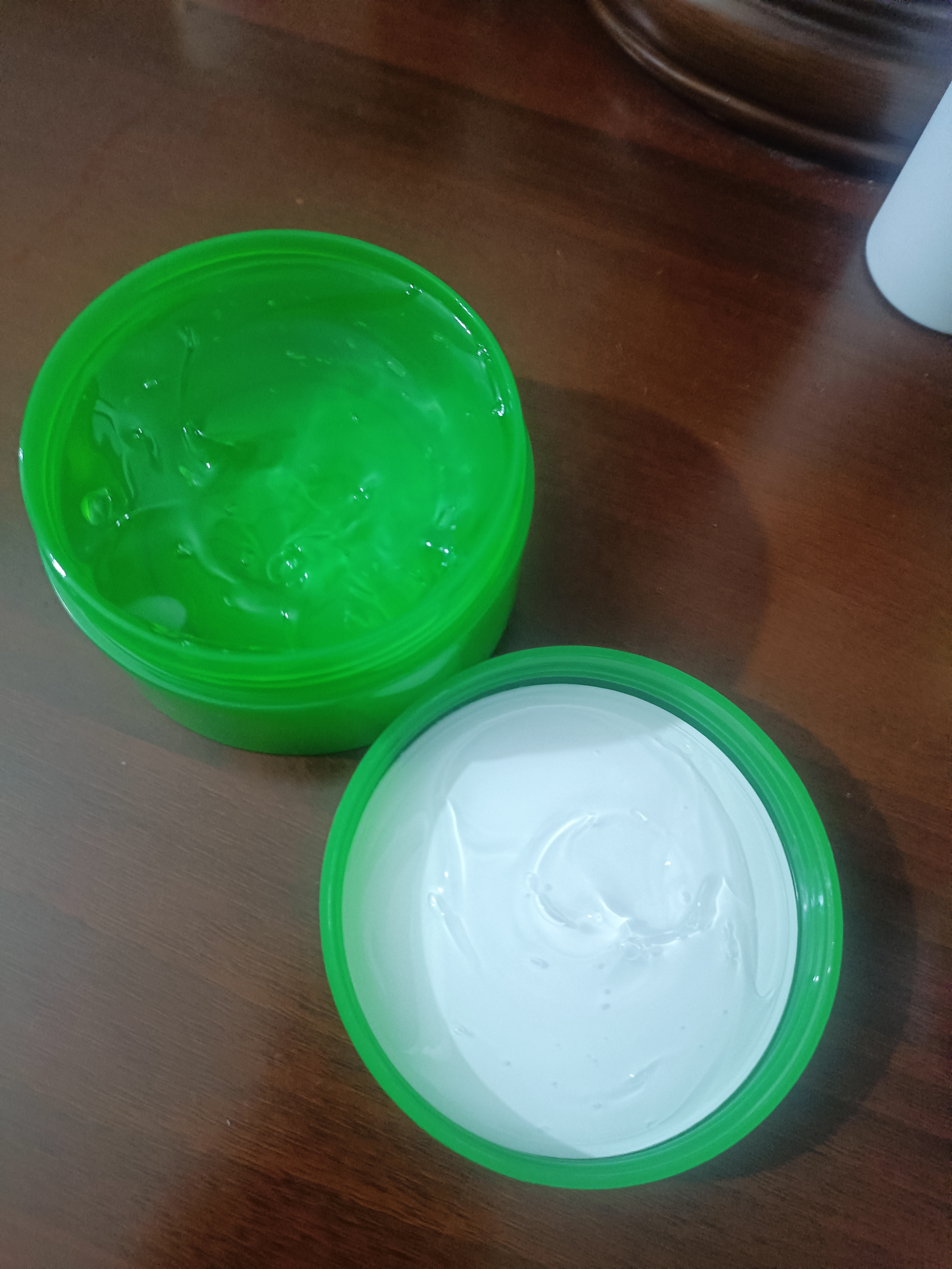 百雀羚（PECHOIN）芦荟胶水嫩精纯保湿芦荟凝胶晒后补水保湿滋润夏季男女面部护肤品 保湿芦荟凝胶180g*2盒 实拍图