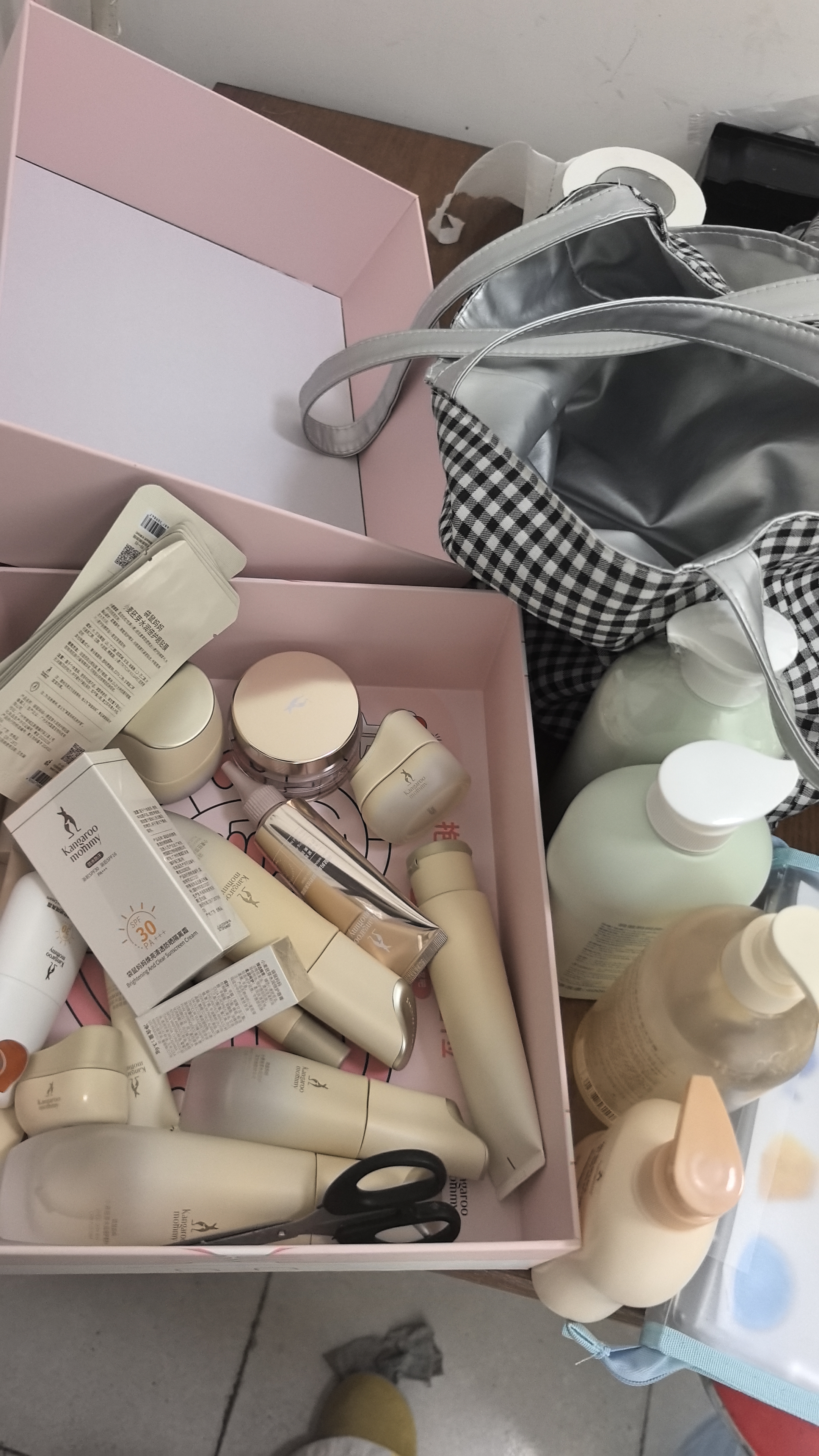 袋鼠妈妈备孕妇女护肤品专用小麦套装水乳面霜精华敏感肌可用化妆品礼盒 【小麦7件套】洁面+水+乳+霜+精华+眼霜+素颜霜 实拍图